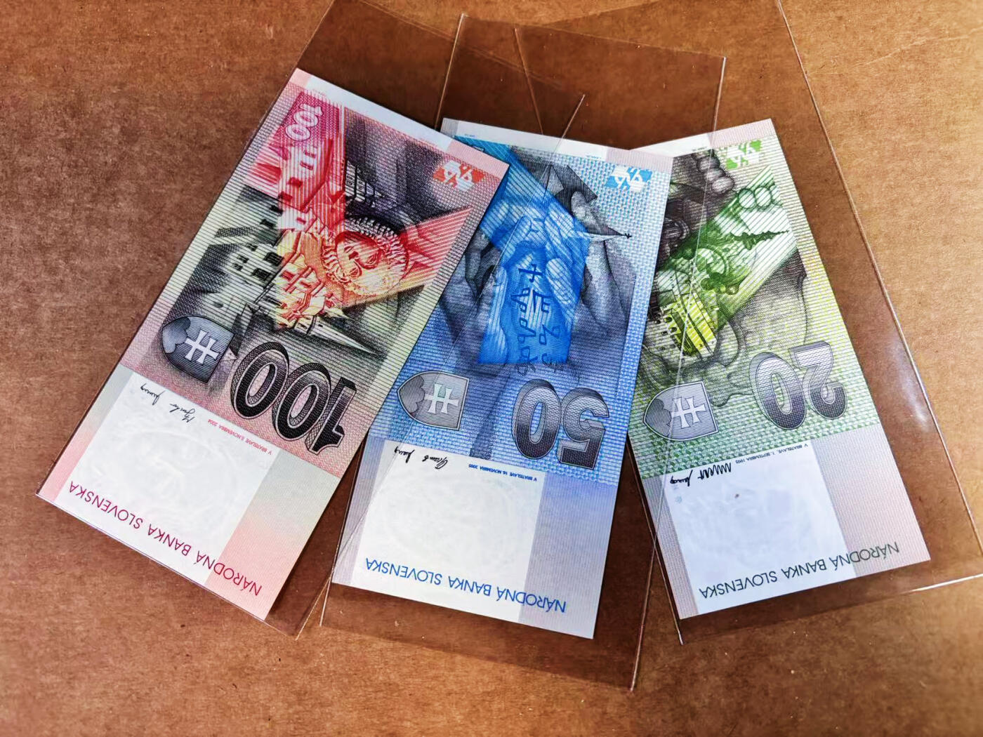 【Blue Auction】世界纸币精拍第759期——18级TOP拍卖/信誉/品质/专业/高效💫 【一组3张】斯洛伐克 20-100克朗 全新UNC（20有小瑕疵）