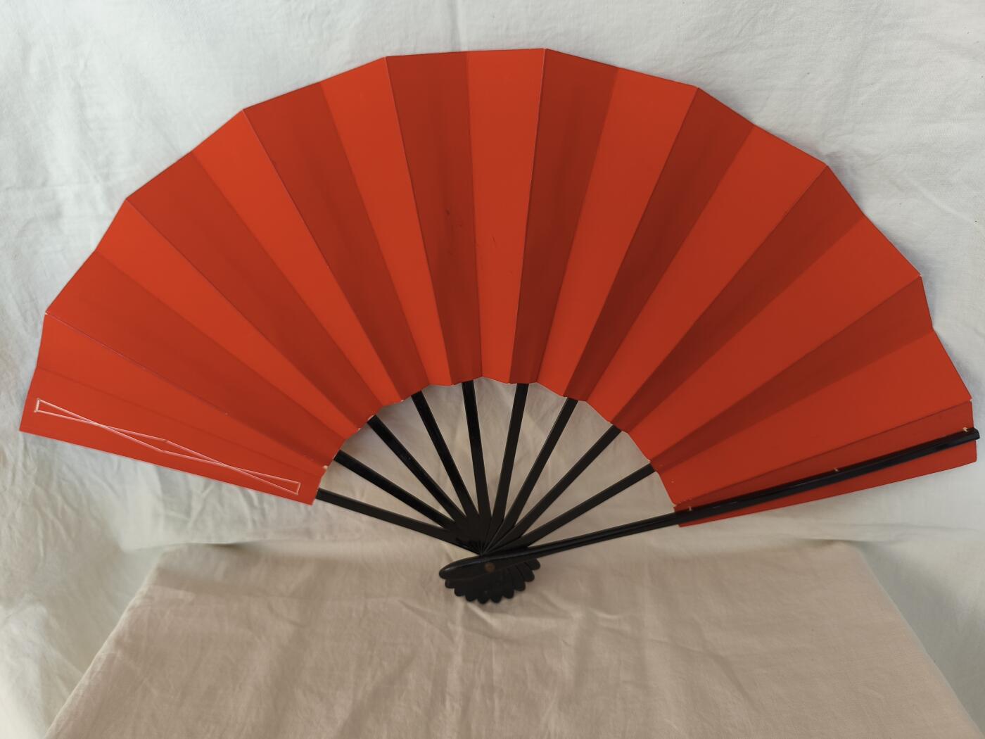 海外回流精品拍卖12.14 原盒全新日本御舞扇一把