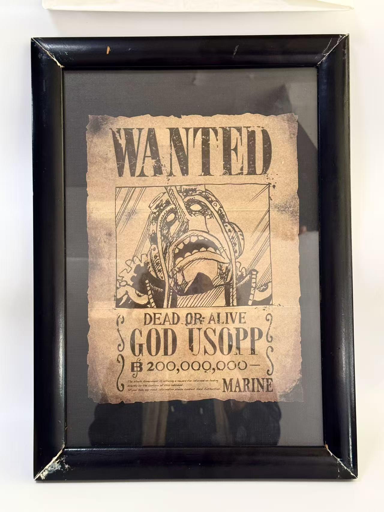 零元拍：日本著名漫画《海贼王》作者 尾田荣一郎老师亲笔签名《ONE PIECE》专刊第7期，签名扉页已取下来完美正背双面裱框，实木相框比较厚重有分量，可分别不同图案展示。相框开裂有粘胶痕迹，还有磕碰掉漆现象，通缉令页面无签名，介意勿拍。如不需要外框，也可以拆出内框，去掉沉重外框。