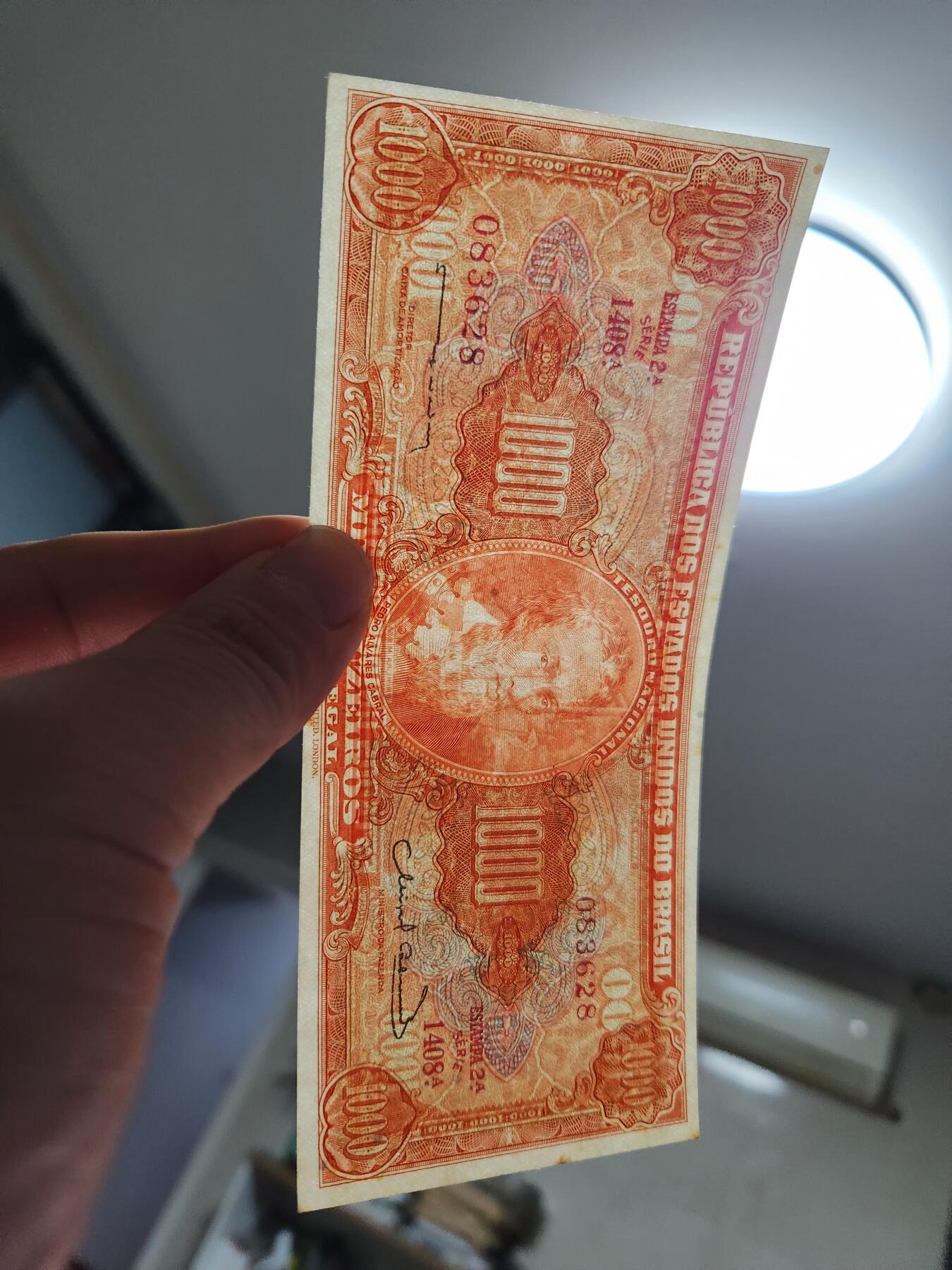 12月6号晚上8点 外国纸币自动截拍第70场 巴西1000近新有黄