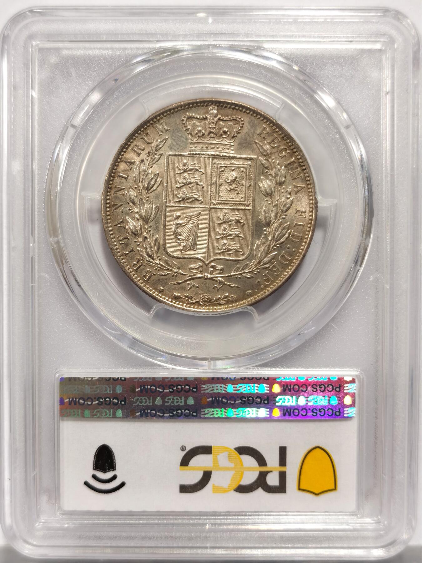 博洋堂世界钱币拍卖第150期（全场包邮） PCGS MS62 1881年英国小维半克朗，原味欧洲五彩包浆，算是比较少见的一个品种，62分普遍成交在4000元左右