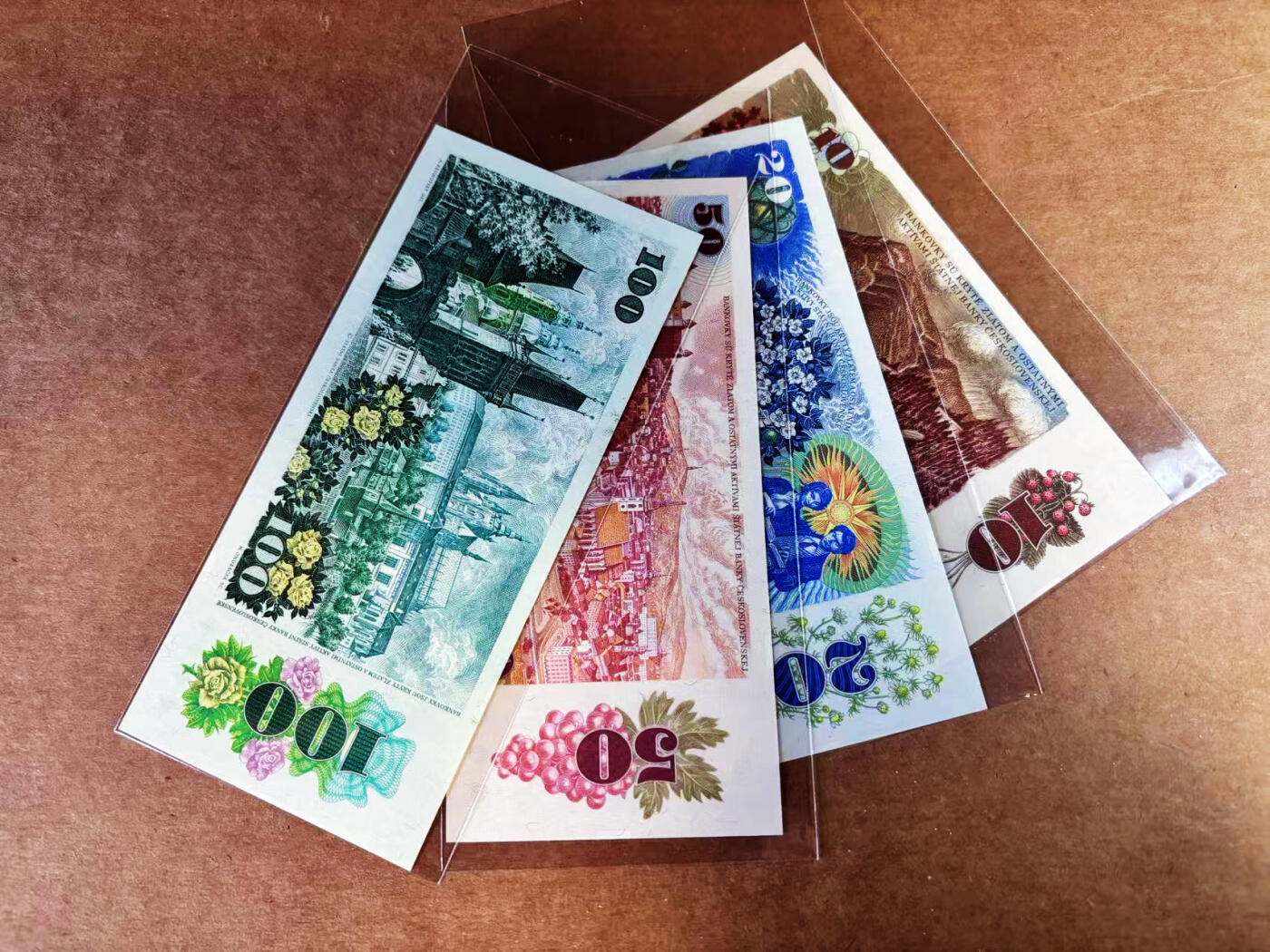 【Blue Auction】世界纸币精拍第759期——18级TOP拍卖/信誉/品质/专业/高效💫 【一组4张】捷斯 1986-69年10-100克朗 全新UNC