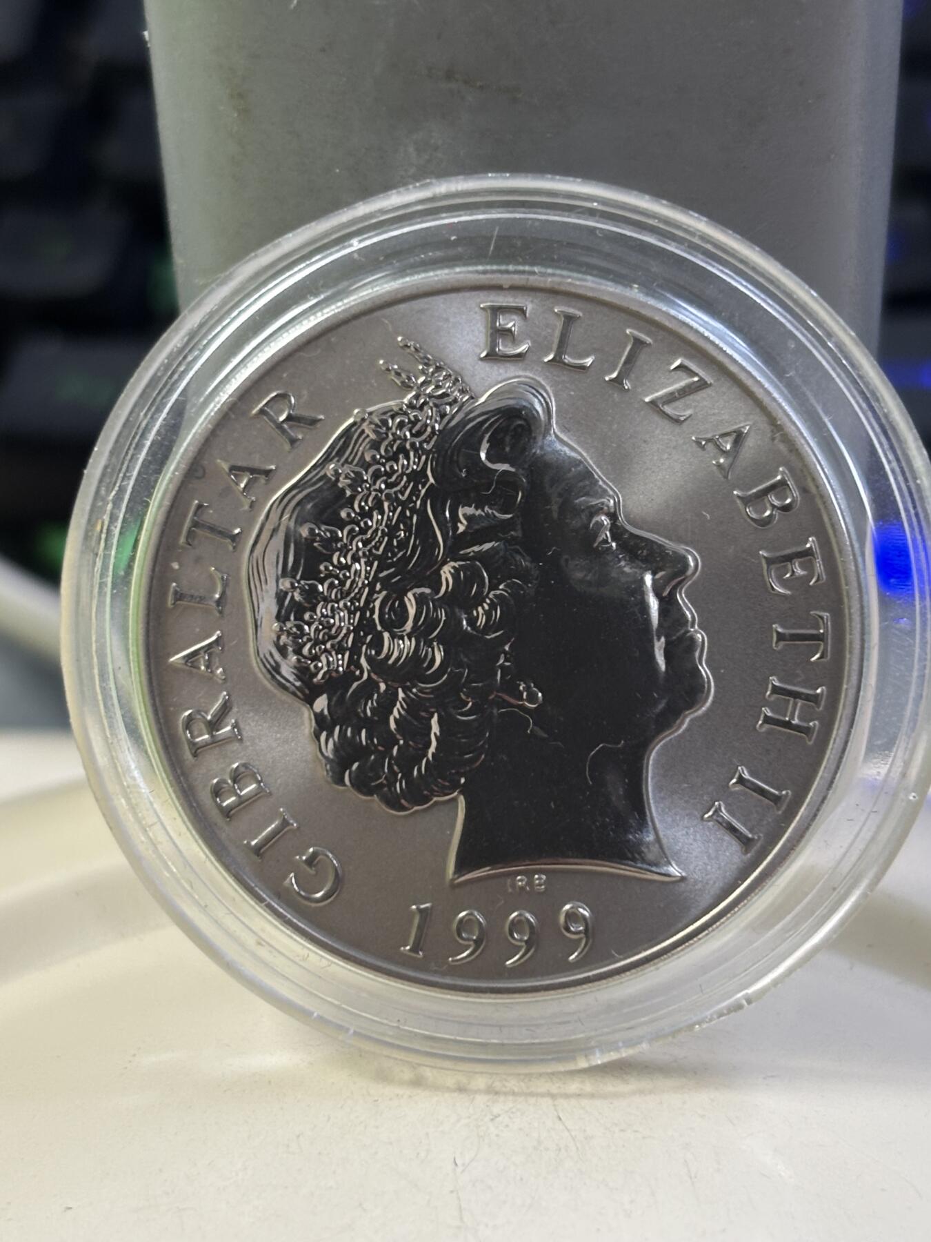 第184期拍卖 直布罗陀1999年5镑千禧年贵金属钛纪念币