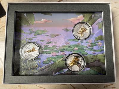 第185期拍卖 - 萨摩亚2022年黄金昆虫系列1盎司纪念银币3枚全，999银，1盎司*3，发行999枚，稍有氧化