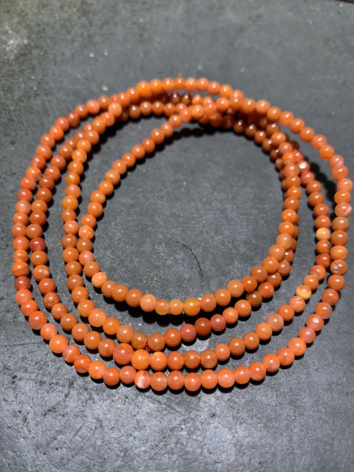 川料南红玛瑙柿子红小米珠手串一条，