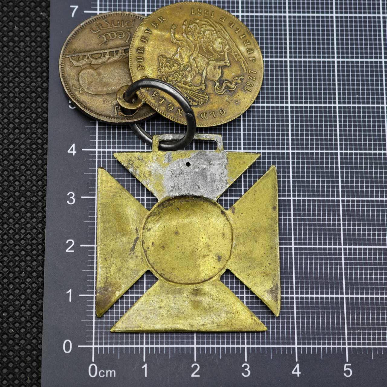 【淘币小摊】限时拍第八百二十三拍  纪念章场  满百包邮可预留两周  周一统一发货   英国1887年维多利亚女王登基50周年纪念章