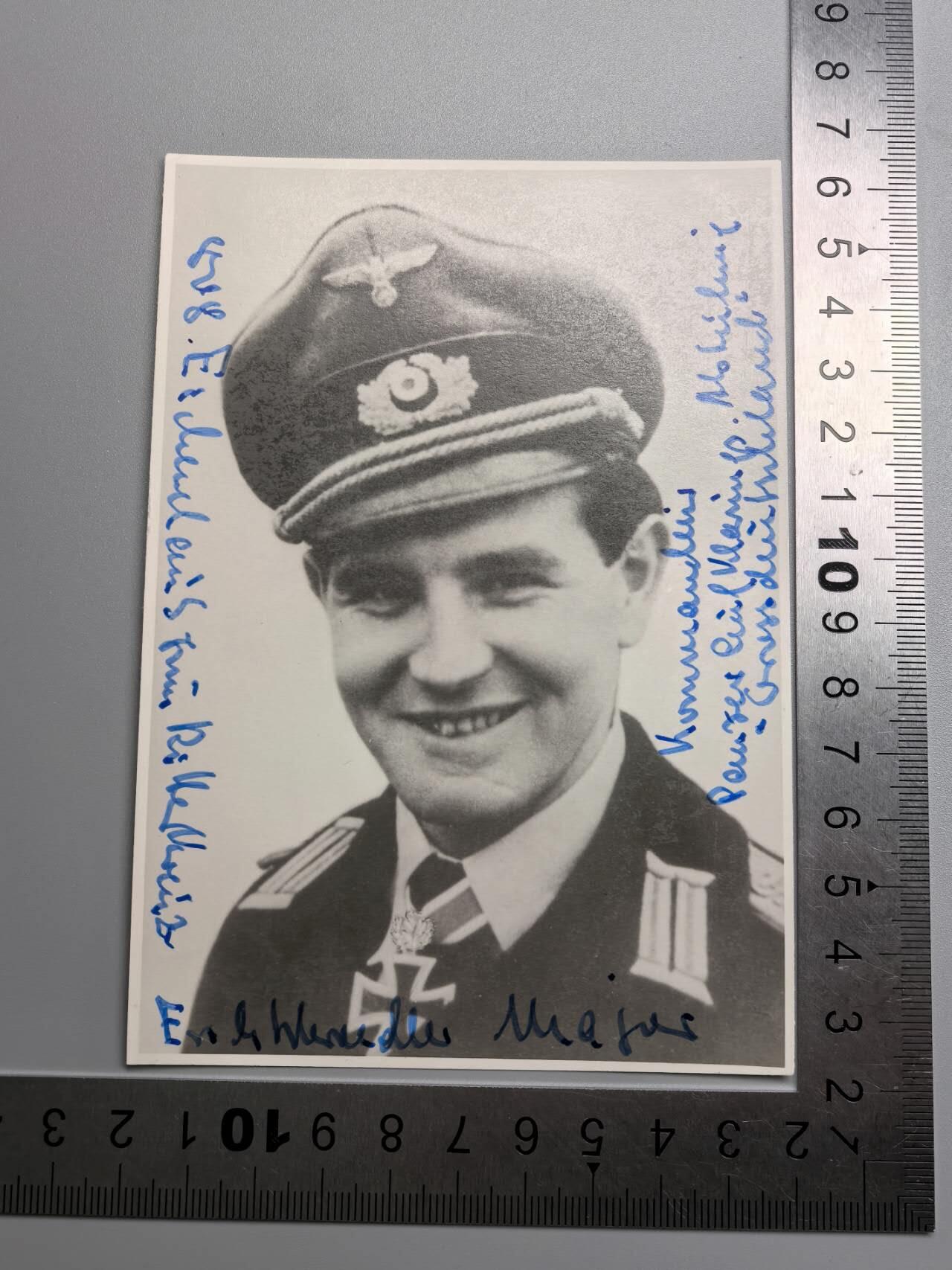 小驴勋章奖章收藏12月06日周六晚六点拍卖（珍爱和平，收藏战争，铭记历史，勿忘国耻，忠党爱国。有偿代拍，送拍规则在简介最后，参拍须阅读规则后再参拍，关系到运费包装发货时效真假辨别等关键信息，拍卖时不再发原图，看大图店主微信码在拍卖店铺介绍里） 王牌大德师橡叶骑铁Erich Schroedter战后爱克发水印相纸亲签。