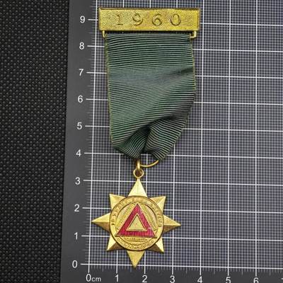 【淘币小摊】限时拍第八百二十三拍  纪念章场  满百包邮可预留两周  周一统一发货  -  英国1960年安全驾驶竞赛奖章