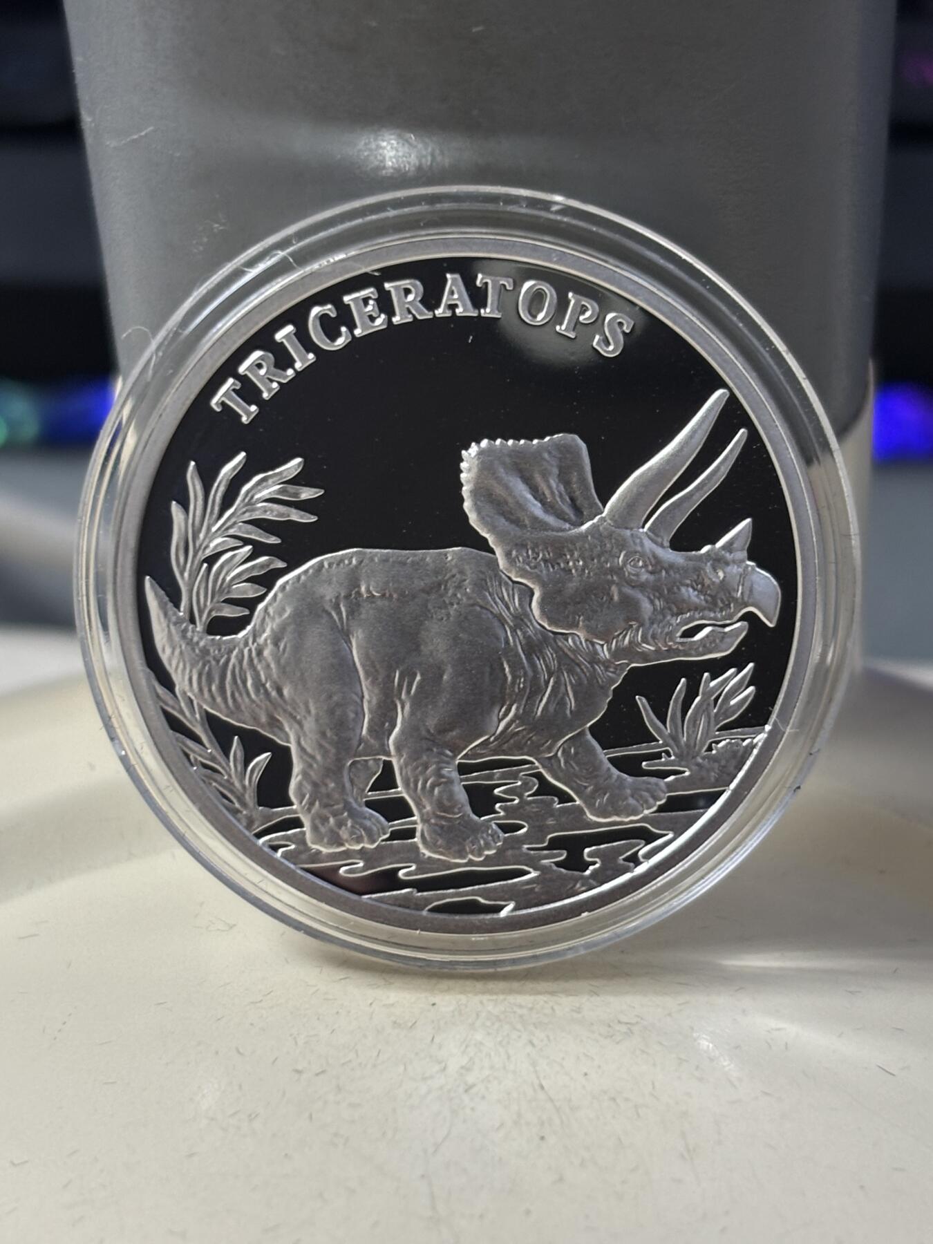 第185期拍卖 波兰2009年恐龙精制纪念银章8枚套原盒证，华沙造币厂 925银，14.14g*8 发行量15000套