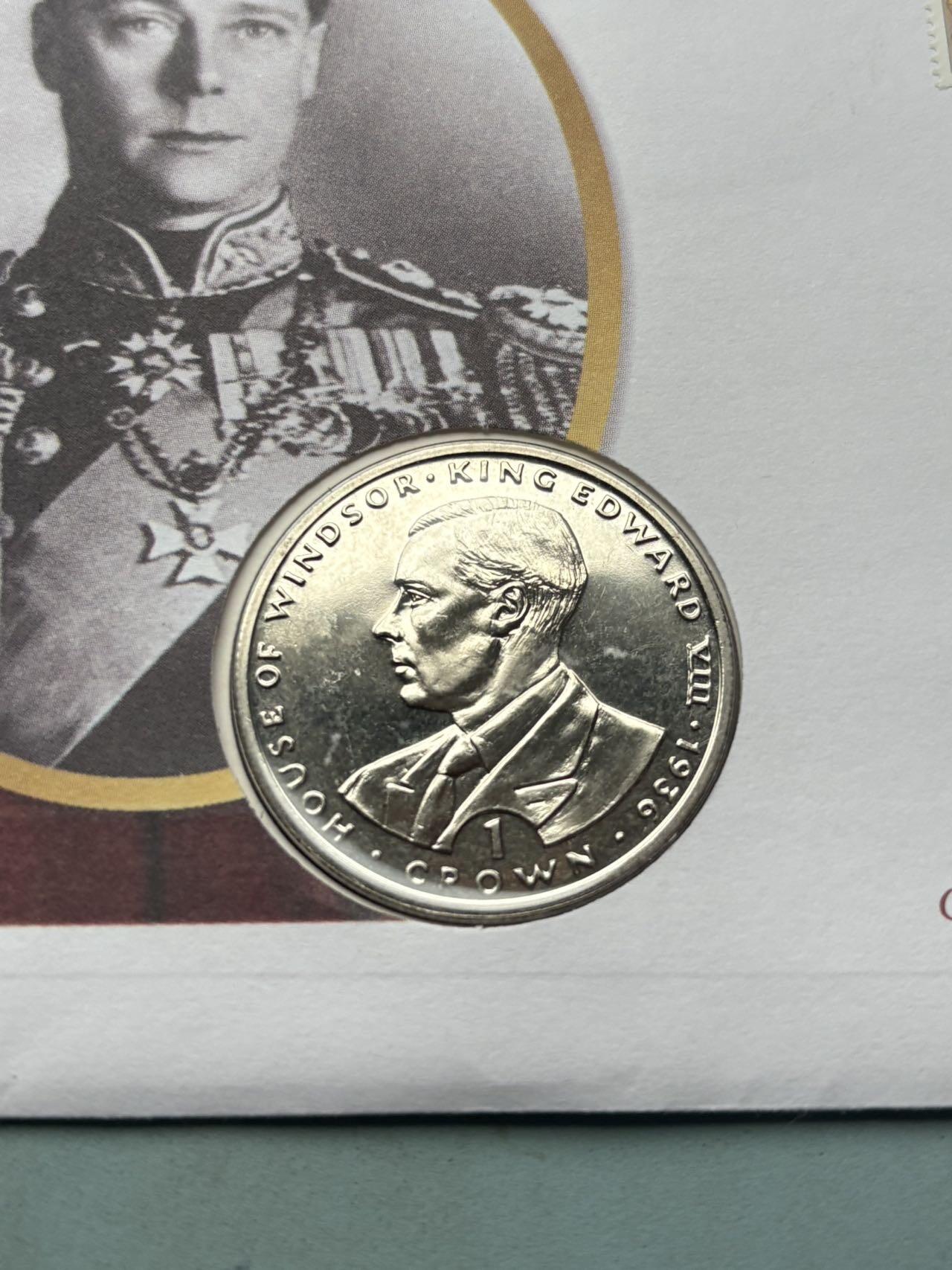 盛世勋华——号角文化勋章邮票专场拍卖第292期 英国1983年直布罗陀爱德华八世主题纪念币首日封，克朗型纪念币，搭配纪念邮票，纪念英国爱德华八世（1936年在位，因“爱美人不爱江山”退位），信封印其肖像与“KING EDWARD VIII”字样，搭配的纪念币也以他为主题，对应其1936年的统治历史。