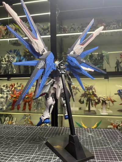 高达手办 万代 MG 1/100 自由2.0  Freedom SEED加点厂合金骨架