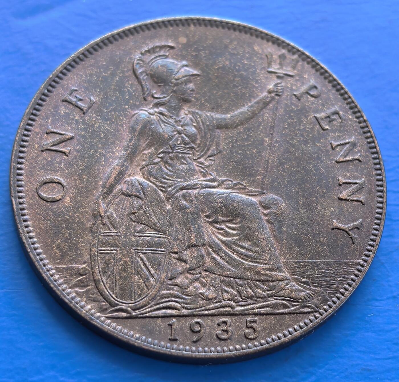 外国优质老铜币银币持续添加中，周六九点倒数截拍，满百包邮，可寄存半年，喜欢朋友微信扫描二维码可直接参拍 原光英国1935年大便士