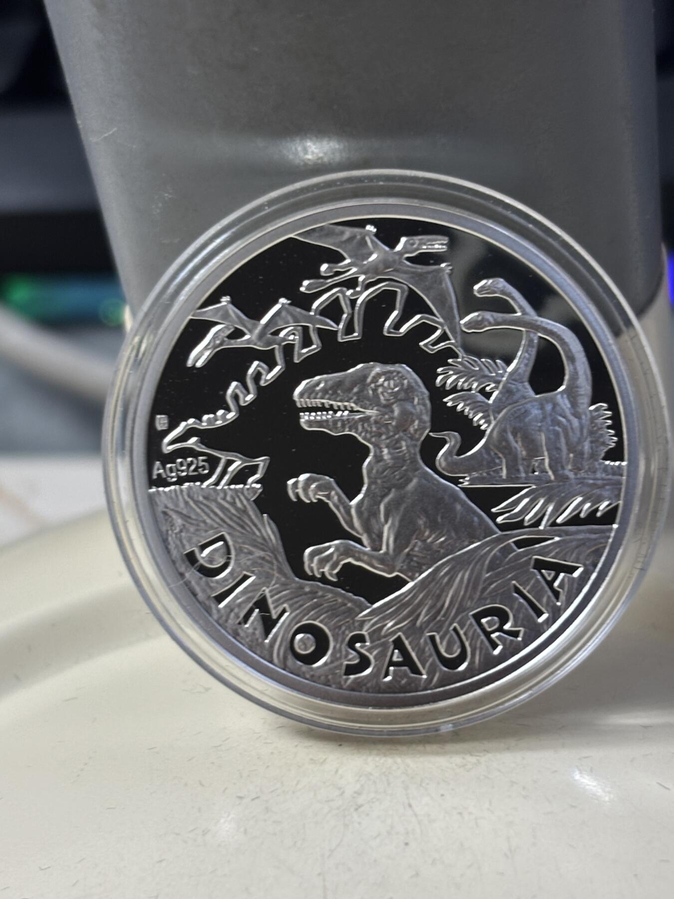 第185期拍卖 波兰2009年恐龙精制纪念银章8枚套原盒证，华沙造币厂 925银，14.14g*8 发行量15000套