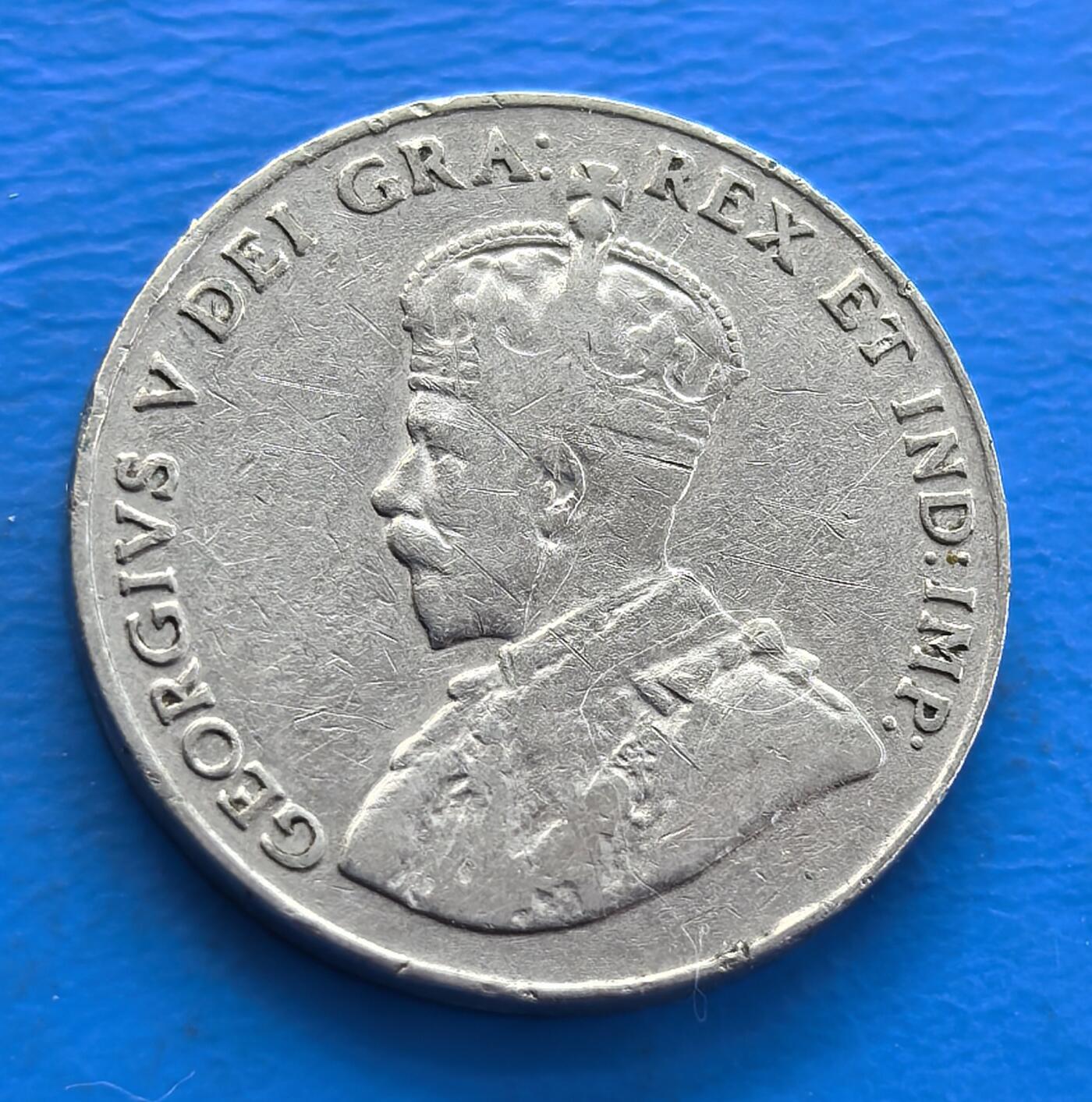 外国优质老铜币银币持续添加中，周六九点倒数截拍，满百包邮，可寄存半年，喜欢朋友微信扫描二维码可直接参拍 加拿大1929年双叶5分