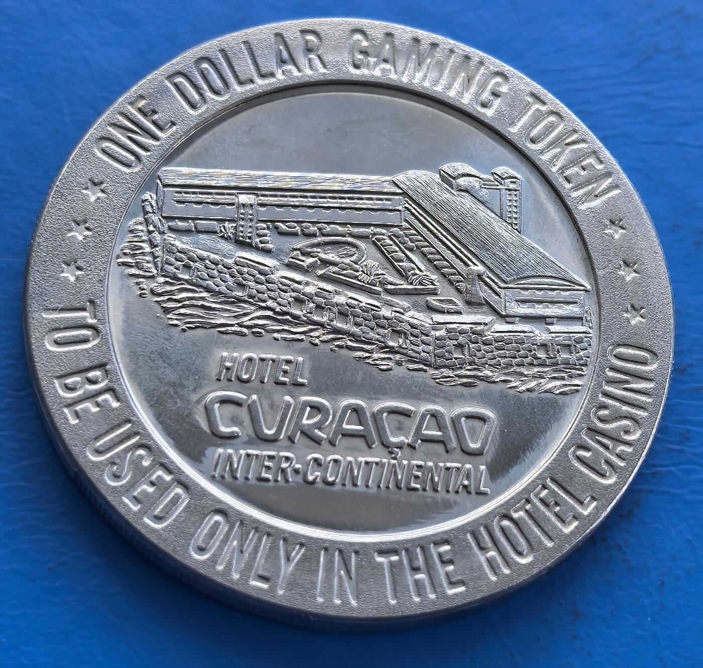 外国优质老铜币银币持续添加中，周六九点倒数截拍，满百包邮，可寄存半年，喜欢朋友微信扫描二维码可直接参拍 库拉索岛1966年1元代用币