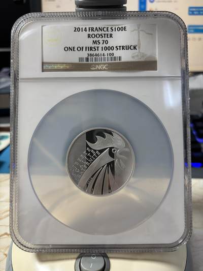 第185期拍卖 - 库克2024年赛博朋克女王重生3盎司银币NGC-PF70首无盒无证书，999银，发行999枚，评级盒有破