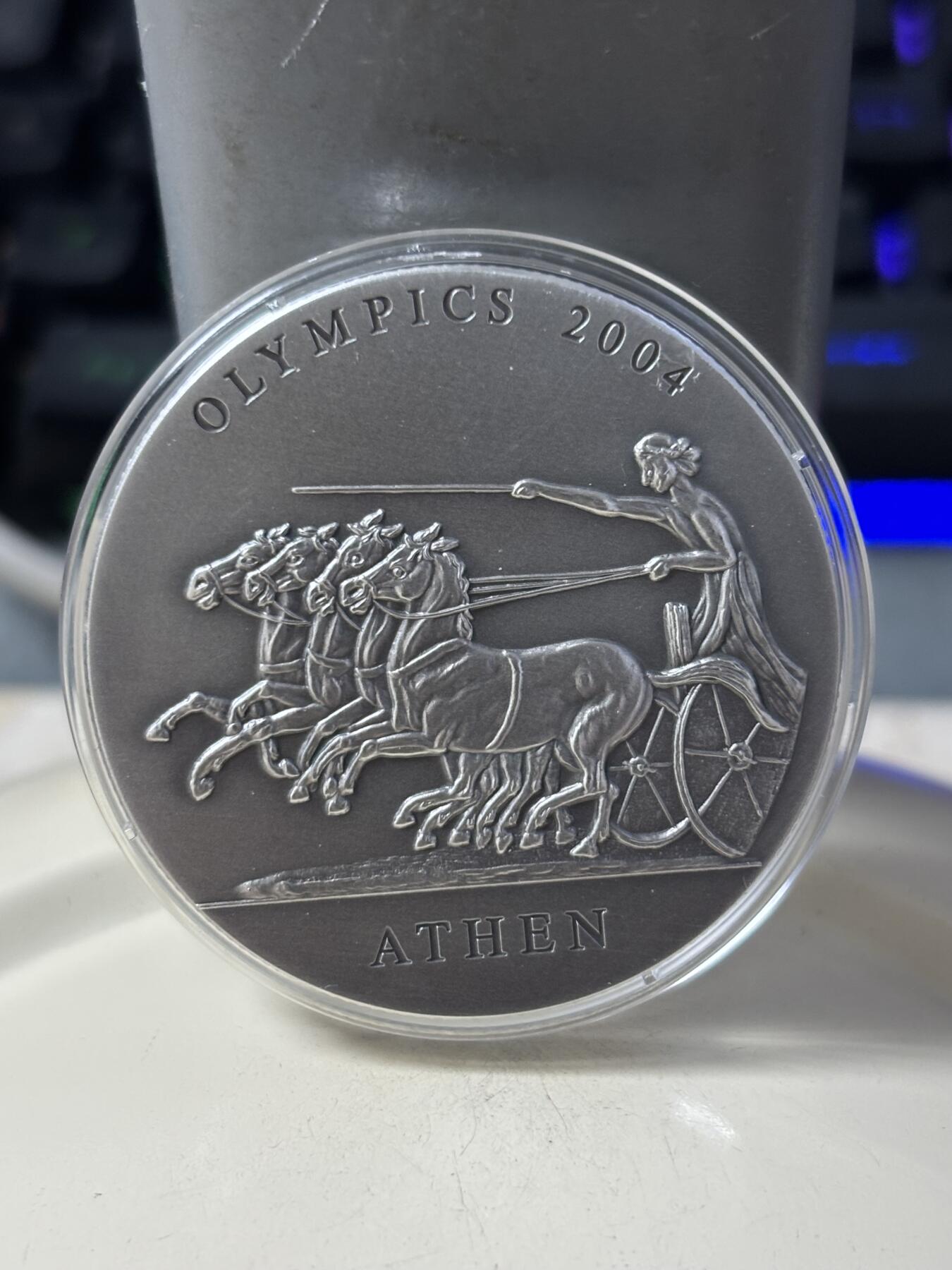 第185期拍卖 刚果加纳2001年古代太阳神马车凹凸银币两枚，999银，31.1克*2，发行15000枚