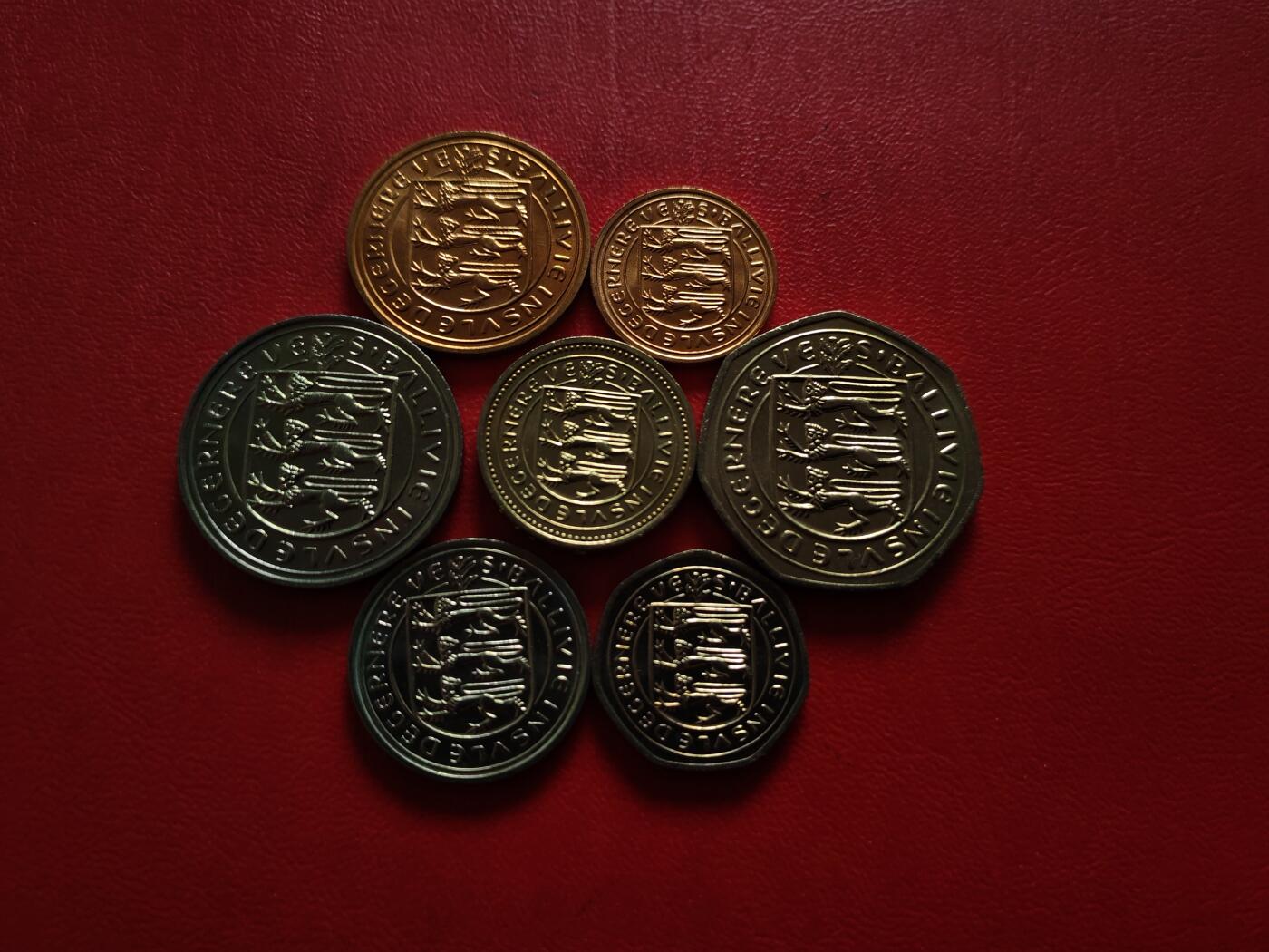 【云涧收藏】第八十二场 根西1979年～1984年套币，含1983年稀少皇家海军新月号1镑