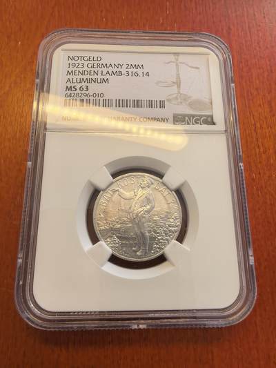 长老汇蛇年精选第八十场拍卖 - 1923 德紧门肯2百万马克铝币，NGC MS63