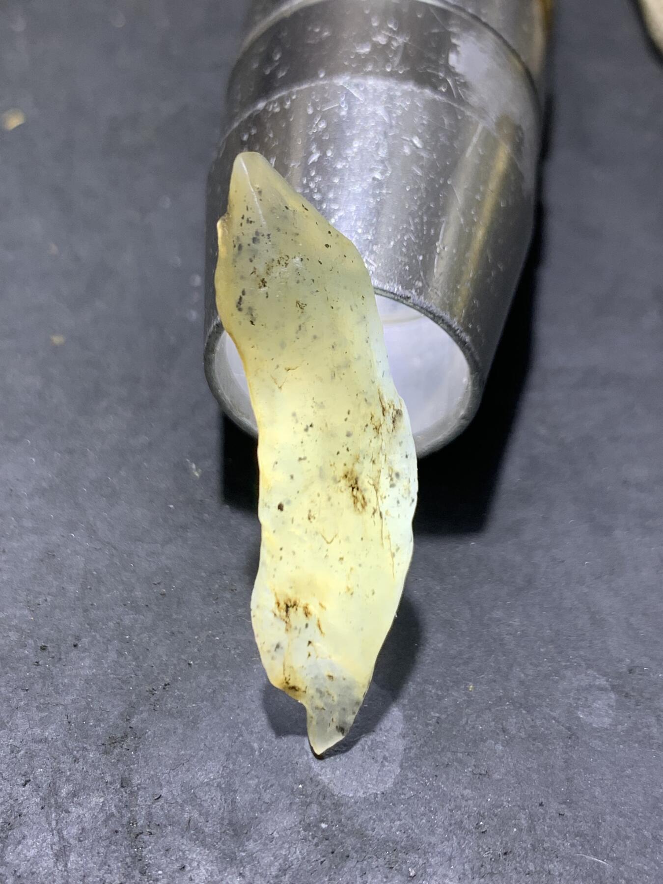 新疆戈壁料风化纹和田玉青白飘青花小原石一颗