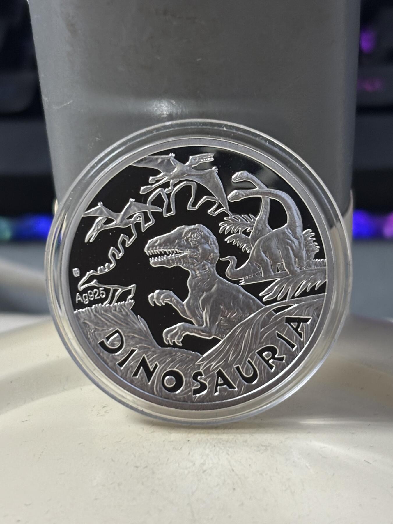 第185期拍卖 波兰2009年恐龙精制纪念银章8枚套原盒证，华沙造币厂 925银，14.14g*8 发行量15000套