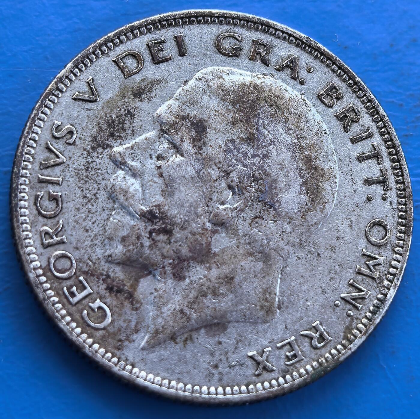 外国优质老铜币银币持续添加中，周六九点倒数截拍，满百包邮，可寄存半年，喜欢朋友微信扫描二维码可直接参拍 英国1936年半克朗银币