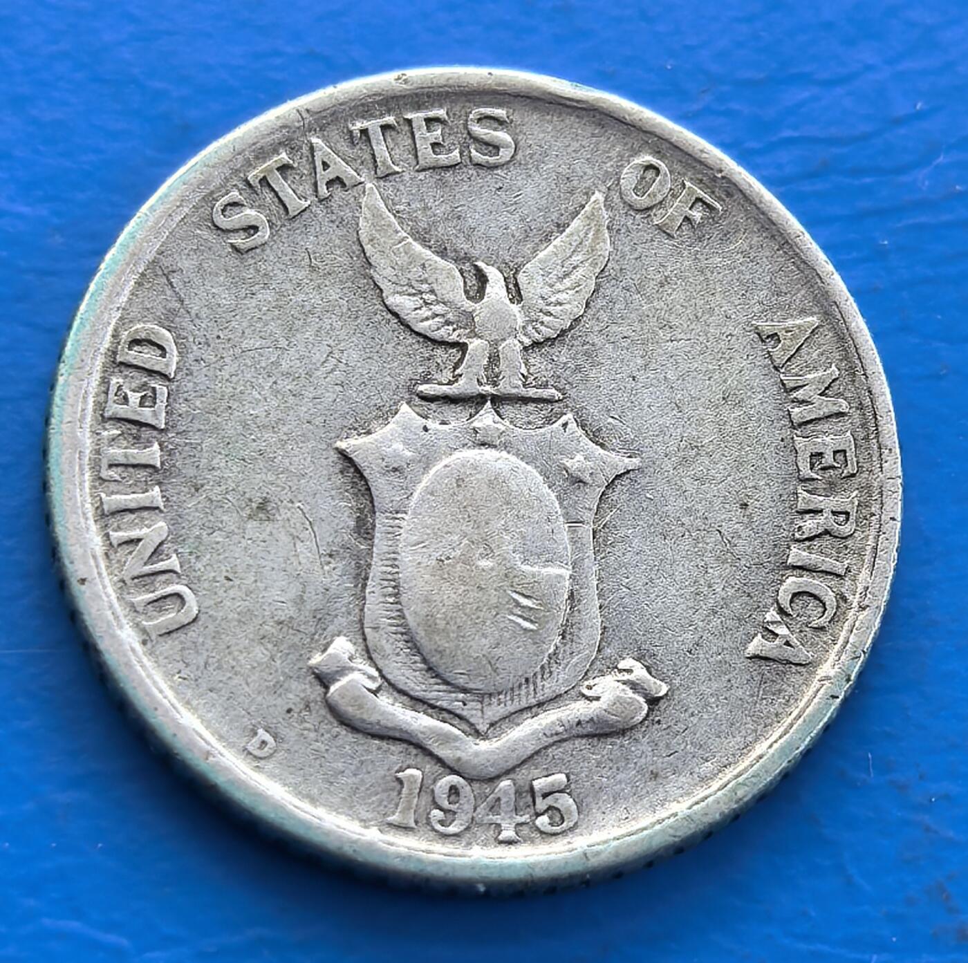 外国优质老铜币银币持续添加中，周六九点倒数截拍，满百包邮，可寄存半年，喜欢朋友微信扫描二维码可直接参拍 美属菲律宾1945年20分银币D版