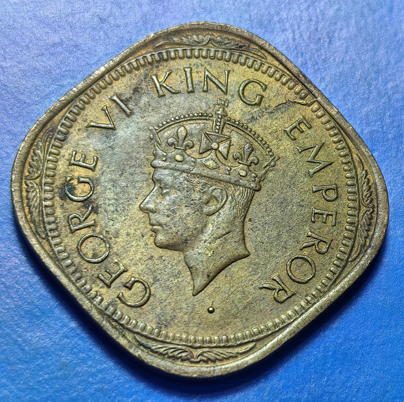 外国优质老铜币银币持续添加中，周六九点倒数截拍，满百包邮，可寄存半年，喜欢朋友微信扫描二维码可直接参拍 印度1944年2安娜