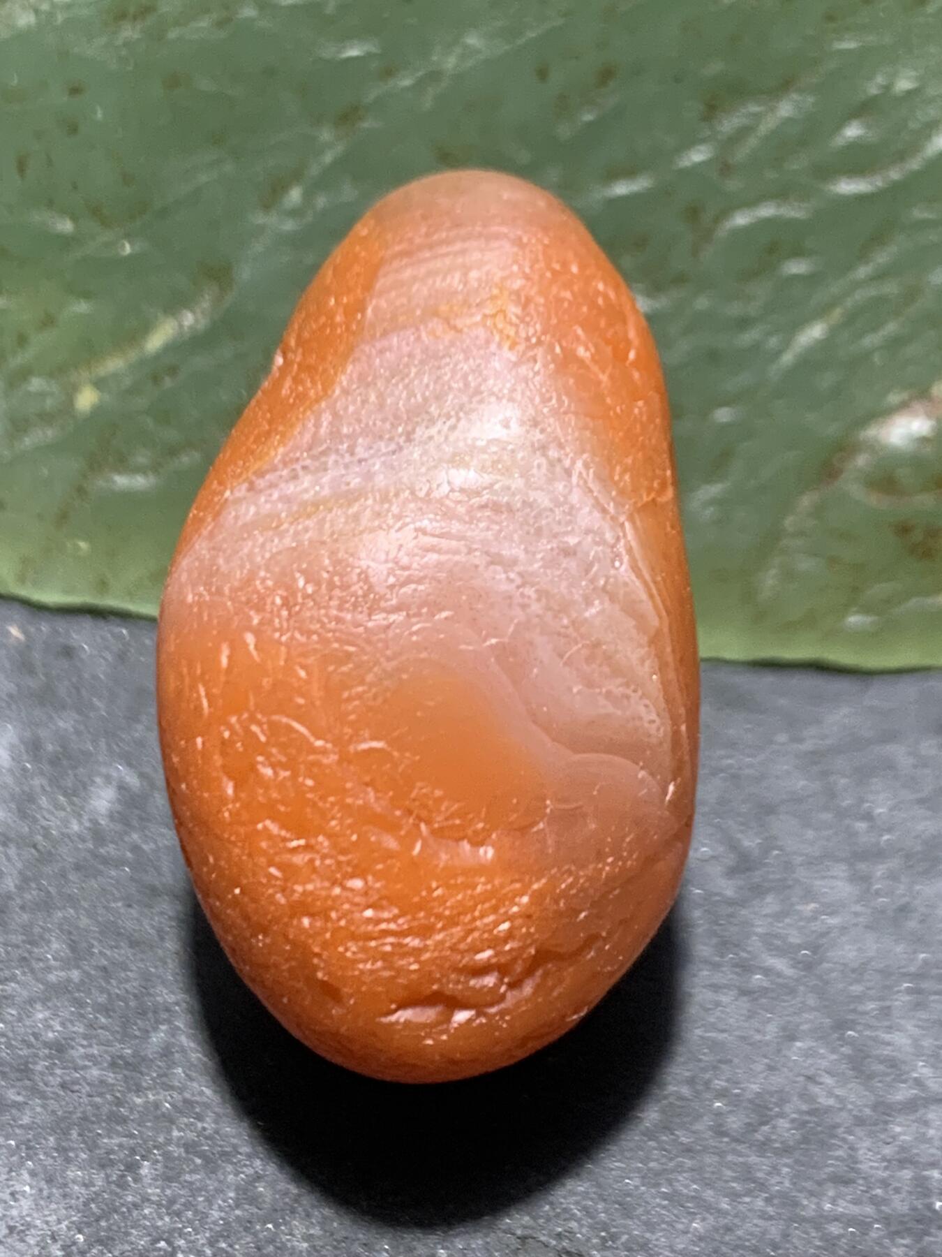 精美水冲籽红白川料南红玛瑙原石一颗，