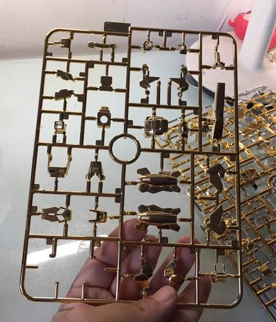 高达手办 国产高达全装备独角兽黄金电镀少3个盾牌 未拼装