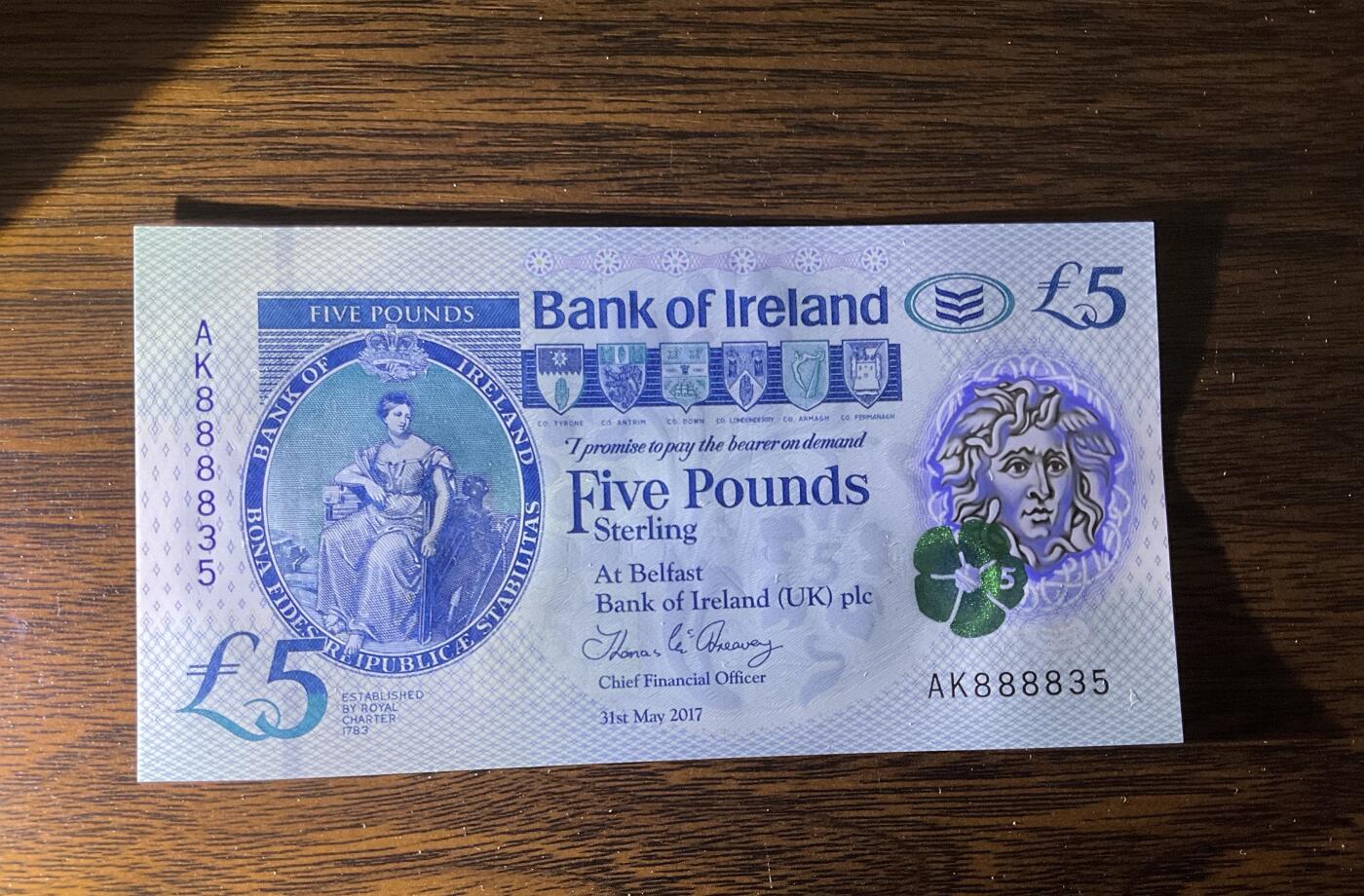 【礼羽收藏】🌏世界钱币拍卖第114期 北爱尔兰北方银行17年5英镑塑料钞1张绝品，全同8刀内拆出狮子8888头数三靓号无47靓号