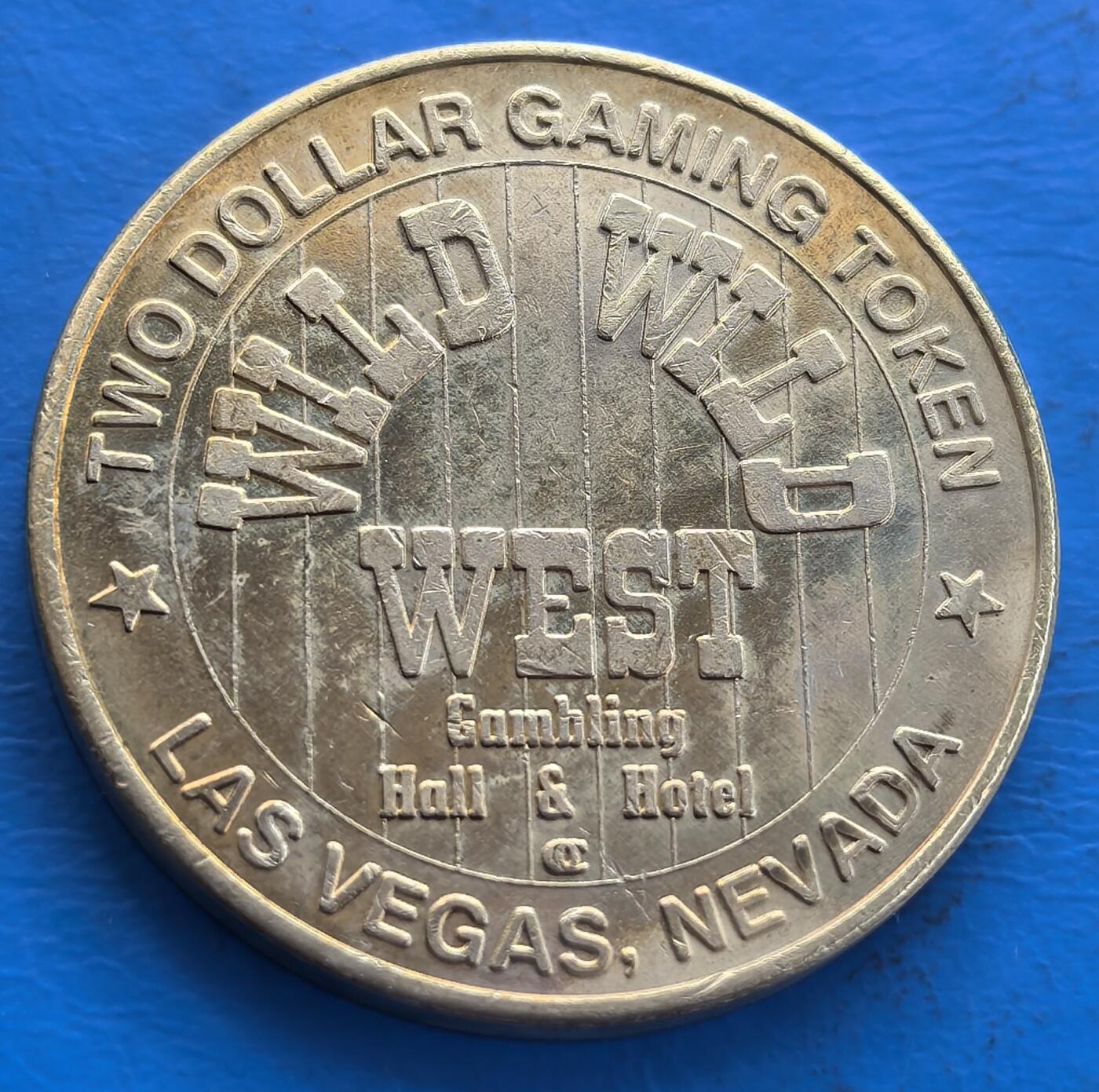 外国优质老铜币银币持续添加中，周六九点倒数截拍，满百包邮，可寄存半年，喜欢朋友微信扫描二维码可直接参拍 美国拉斯维加斯酒店2元代用币