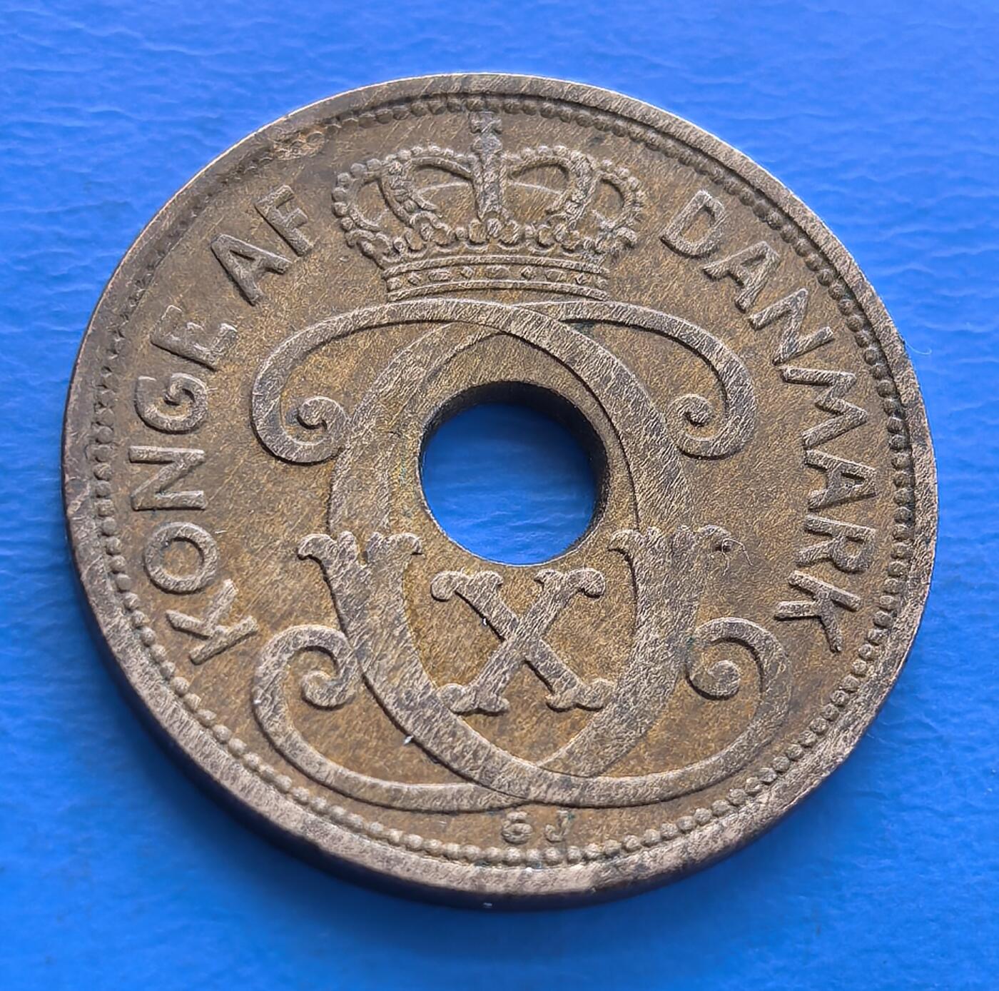 外国优质老铜币银币持续添加中，周六九点倒数截拍，满百包邮，可寄存半年，喜欢朋友微信扫描二维码可直接参拍 丹麦1939年5欧尔