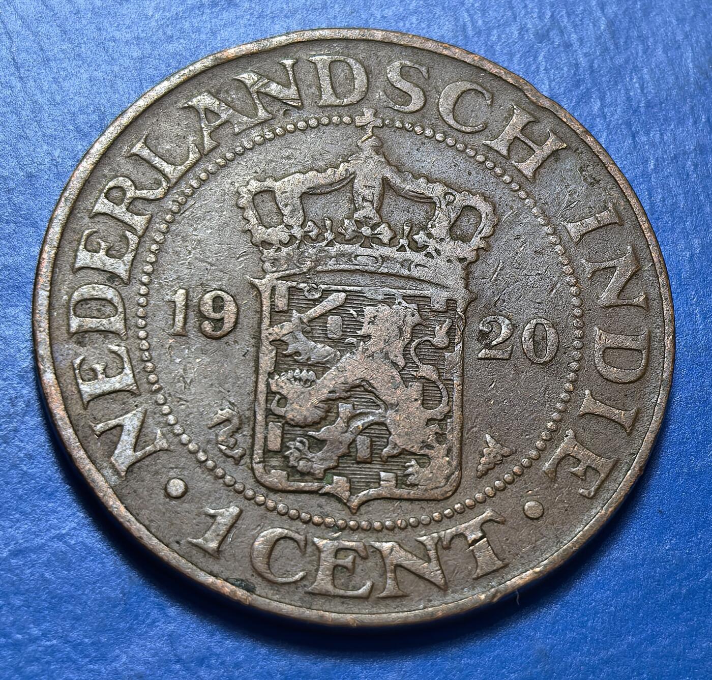 外国优质老铜币银币持续添加中，周六九点倒数截拍，满百包邮，可寄存半年，喜欢朋友微信扫描二维码可直接参拍