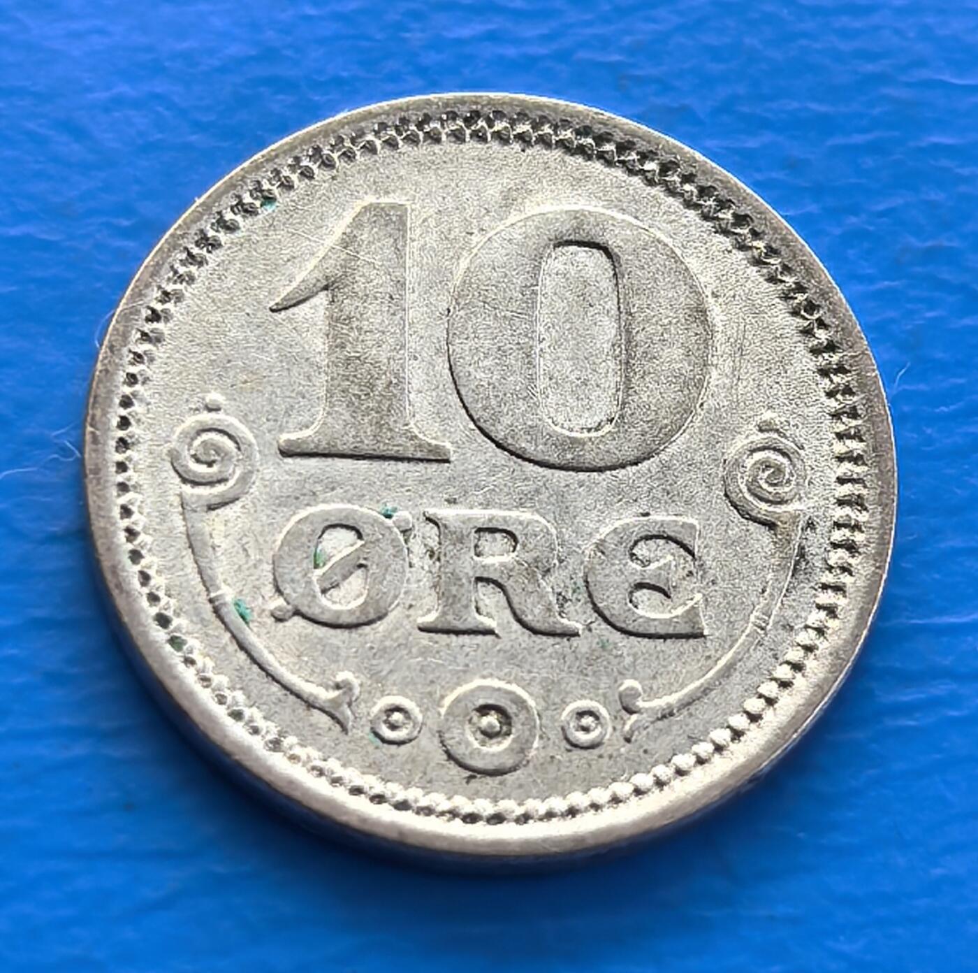 外国优质老铜币银币持续添加中，周六九点倒数截拍，满百包邮，可寄存半年，喜欢朋友微信扫描二维码可直接参拍 少见版本丹麦1917年10欧尔银币