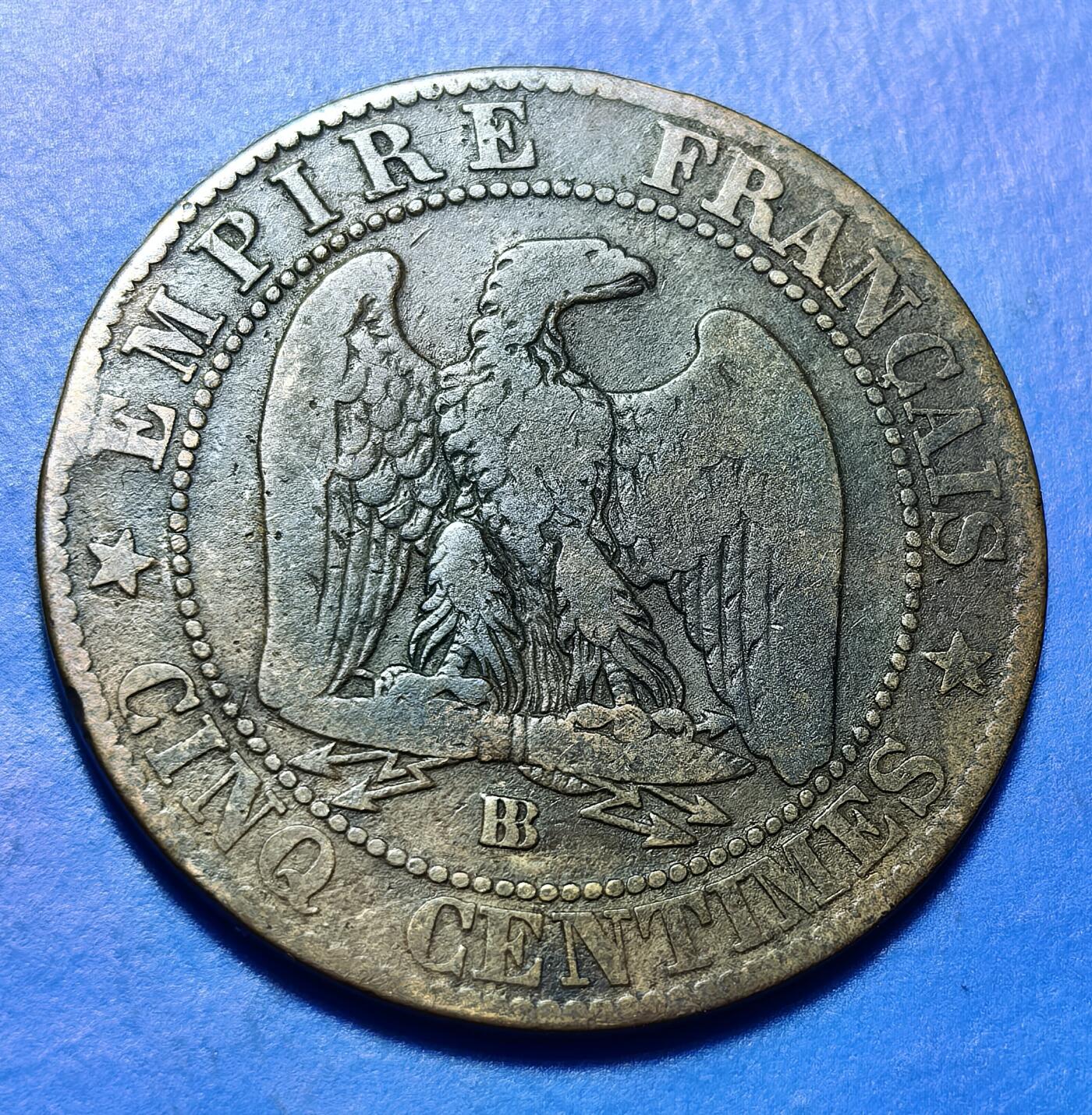 外国优质老铜币银币持续添加中，周六九点倒数截拍，满百包邮，可寄存半年，喜欢朋友微信扫描二维码可直接参拍 法国1865年拿破仑三世5分BB版