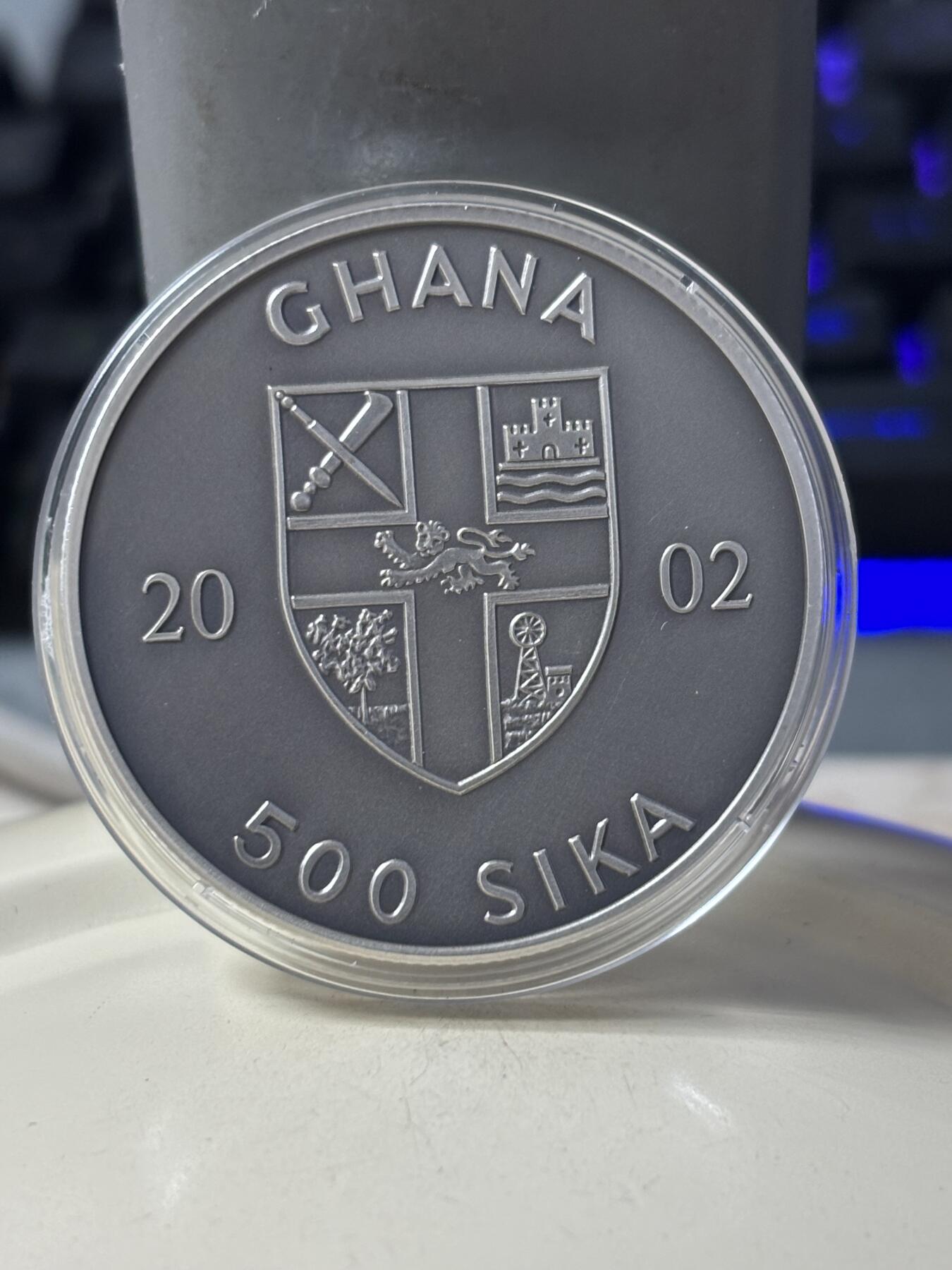 第185期拍卖 刚果加纳2002年古代奥运掷铁饼者凹凸银币带盒无证书，999银，31.1克*2，发行15000枚，