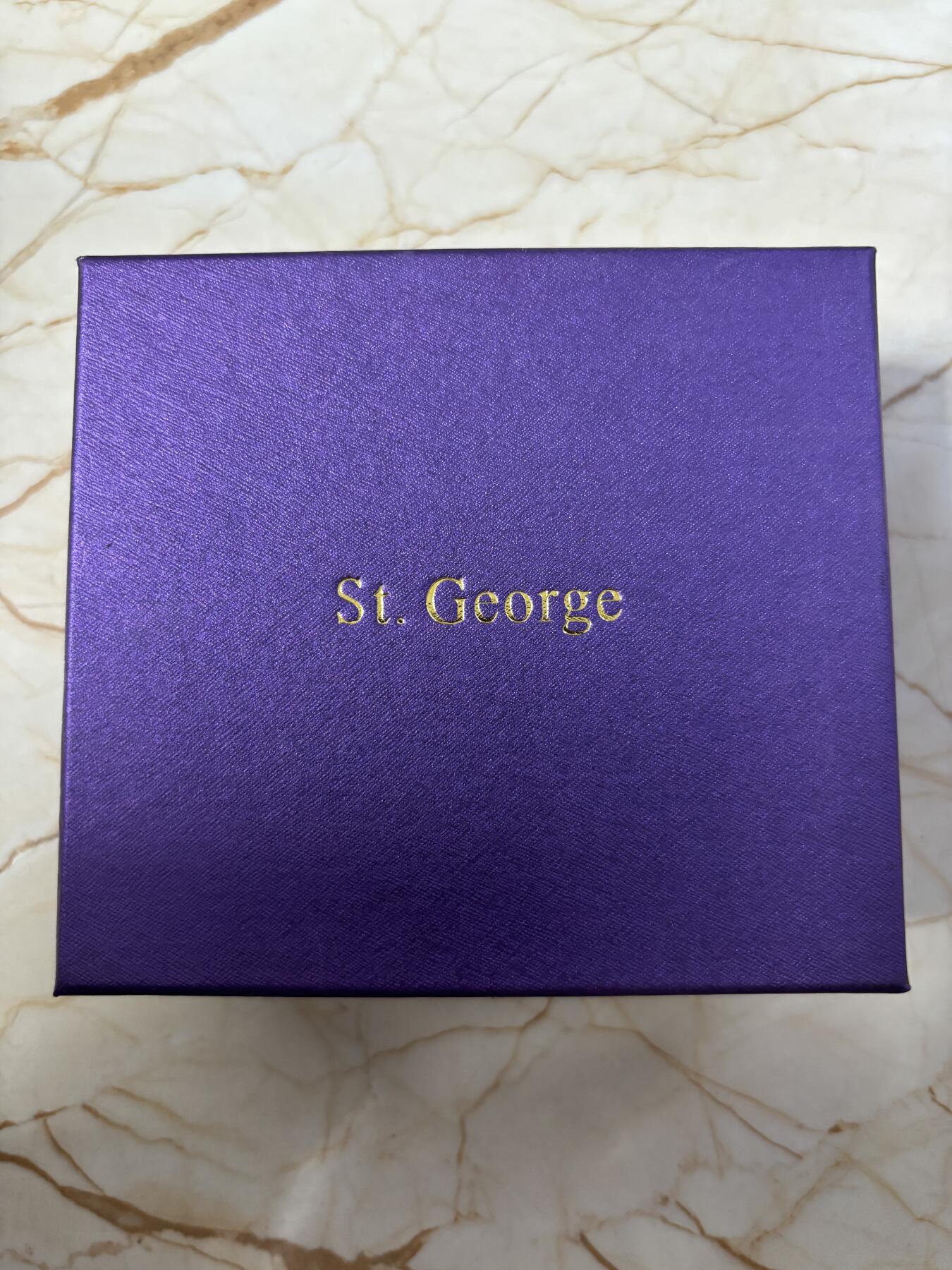 第185期拍卖 纽埃2015年遗产系列圣乔治50克彩色纪念银币，999银，50克，发行999枚