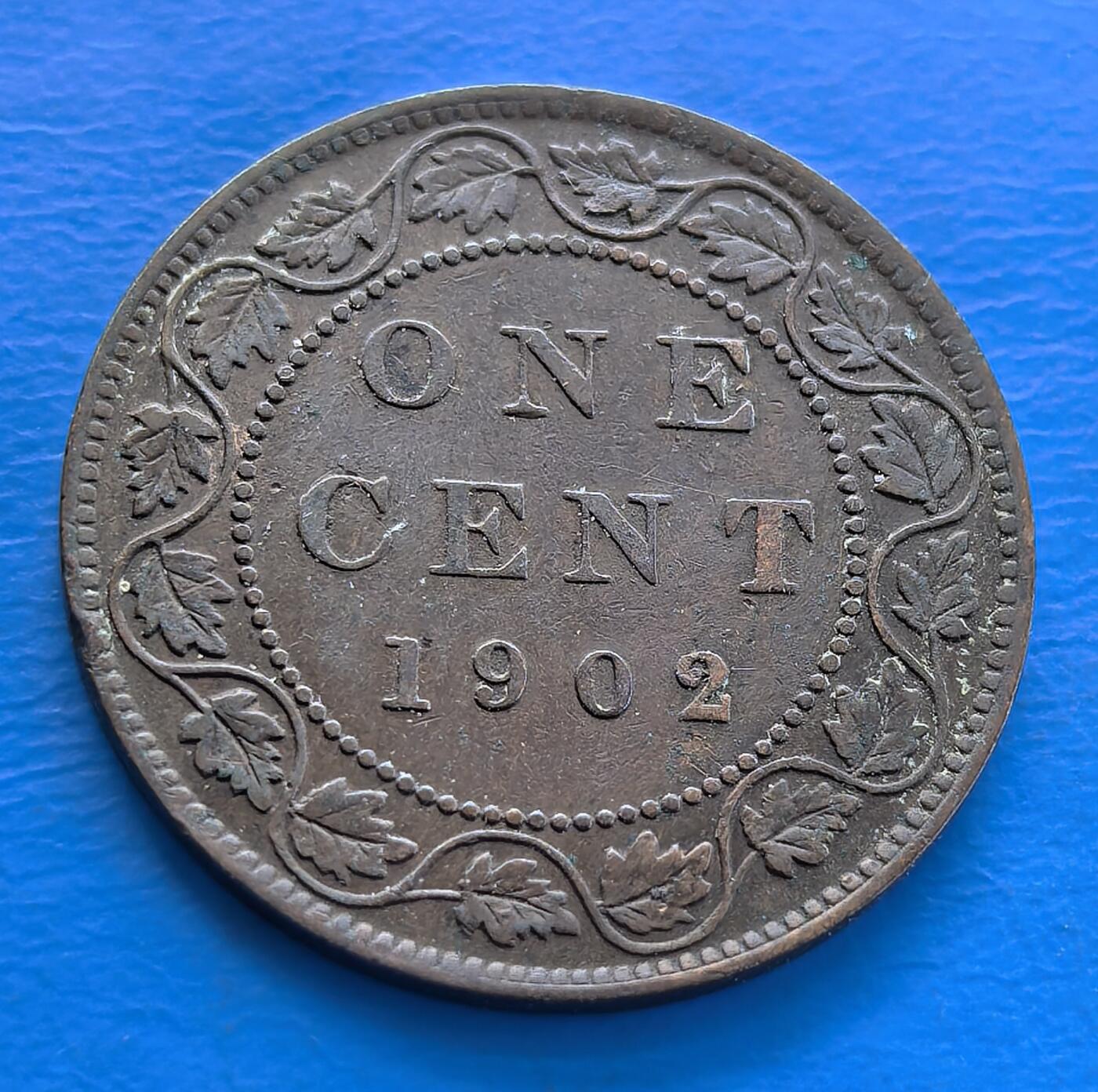 外国优质老铜币银币持续添加中，周六九点倒数截拍，满百包邮，可寄存半年，喜欢朋友微信扫描二维码可直接参拍 加拿大1902年壹分