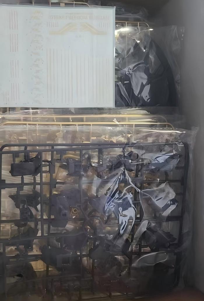 高达手办 魂蓝配色大班8802S强袭自由不带光翼版本