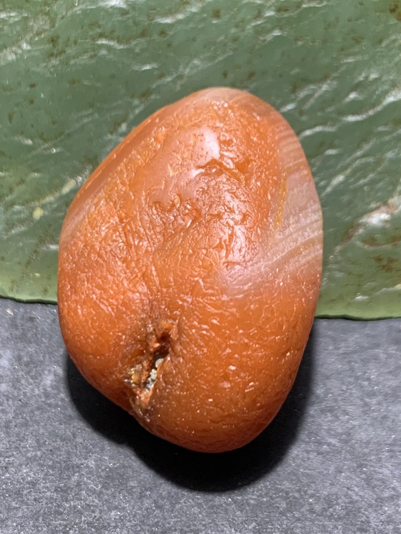 精美水冲籽红白川料南红玛瑙原石一颗，