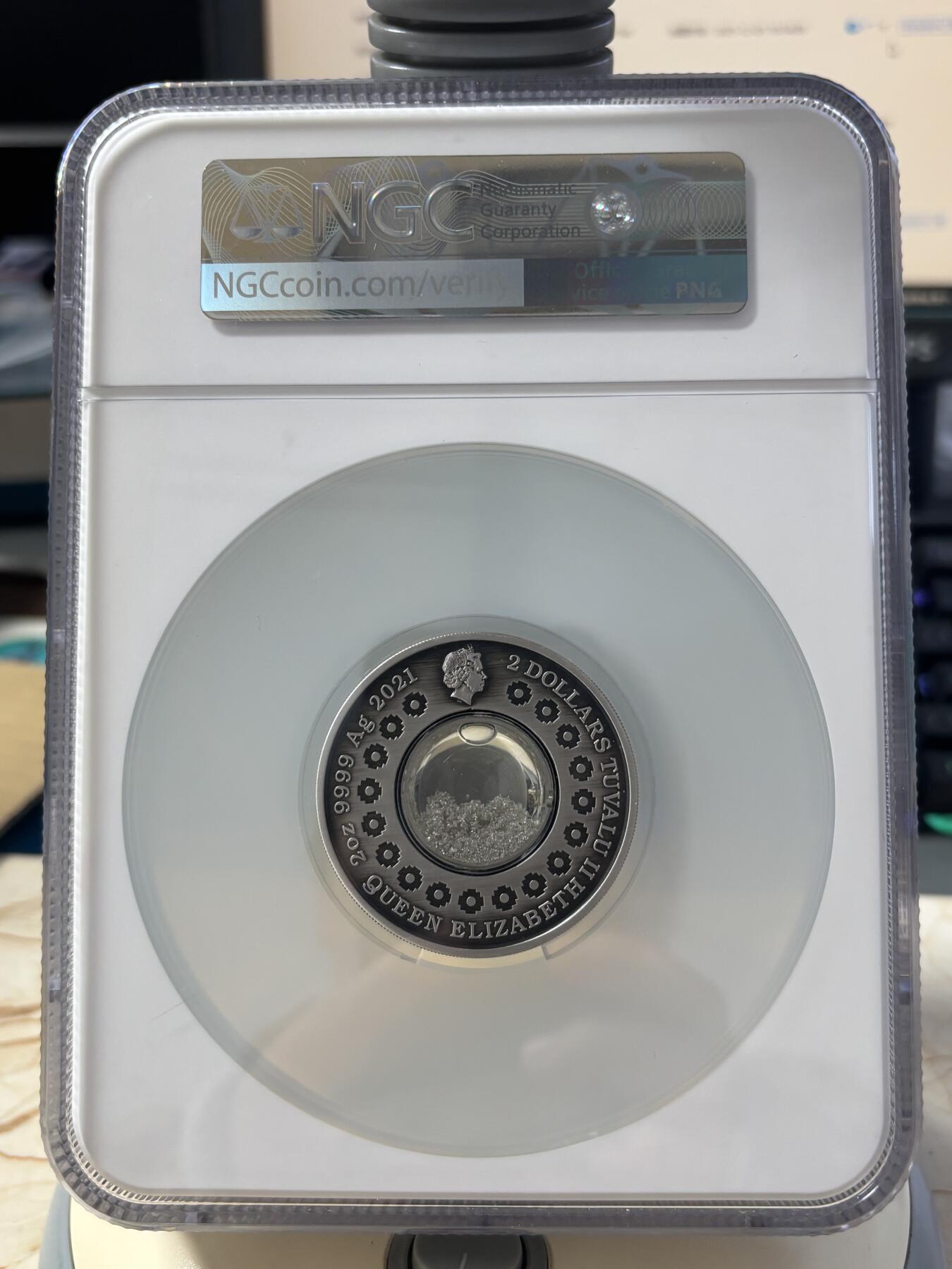 第185期拍卖 图瓦卢2021年月亮眼泪镶嵌银颗粒2盎司仿古银币NGC-MS70首无原盒证书，9999银，发行量2500枚