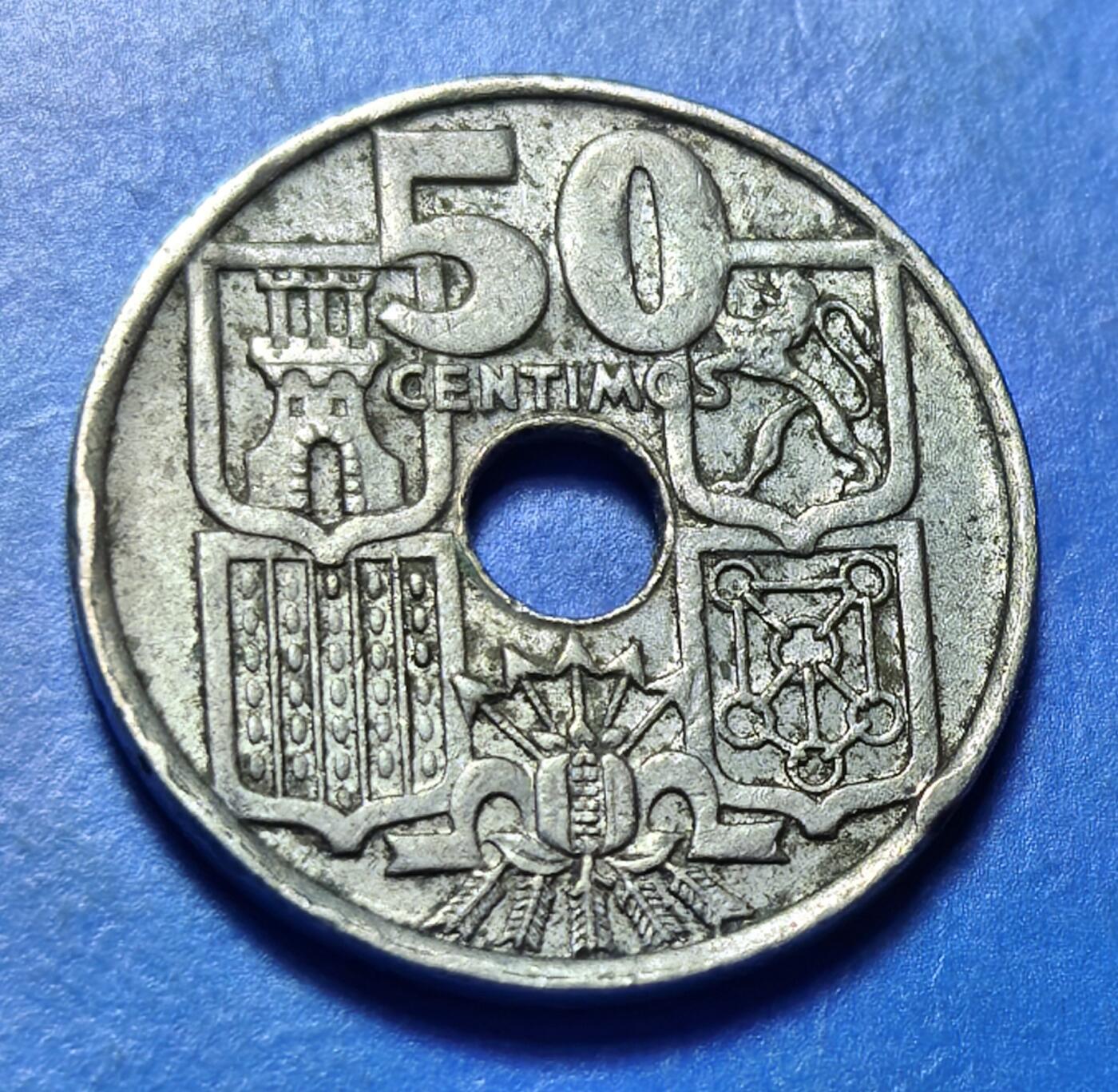 外国优质老铜币银币持续添加中，周六九点倒数截拍，满百包邮，可寄存半年，喜欢朋友微信扫描二维码可直接参拍 西班牙1963年50分箭头向上版