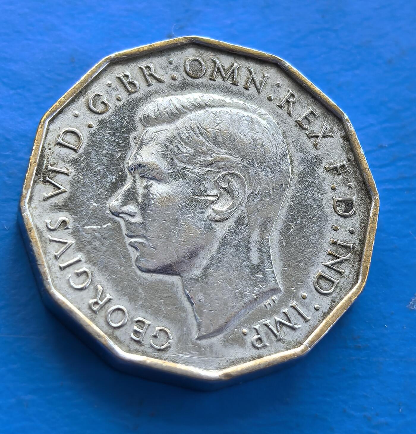 外国优质老铜币银币持续添加中，周六九点倒数截拍，满百包邮，可寄存半年，喜欢朋友微信扫描二维码可直接参拍