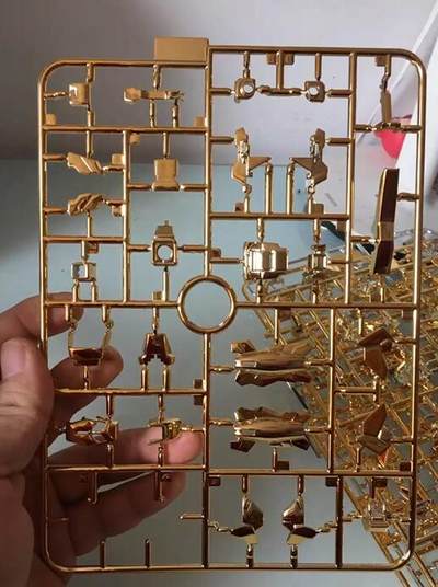 高达手办 国产高达全装备独角兽黄金电镀少3个盾牌 未拼装