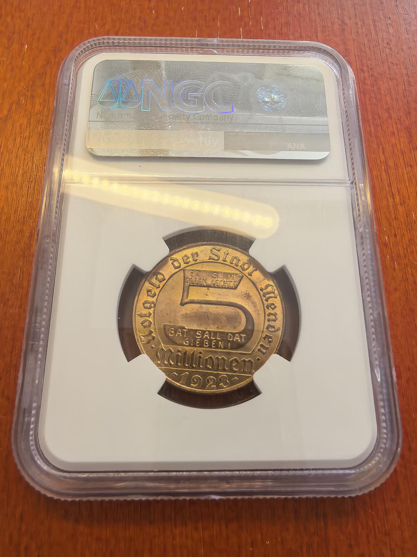 长老汇蛇年精选第八十场拍卖 1923 德紧门肯5百万马克铜币，NGC MS63RB