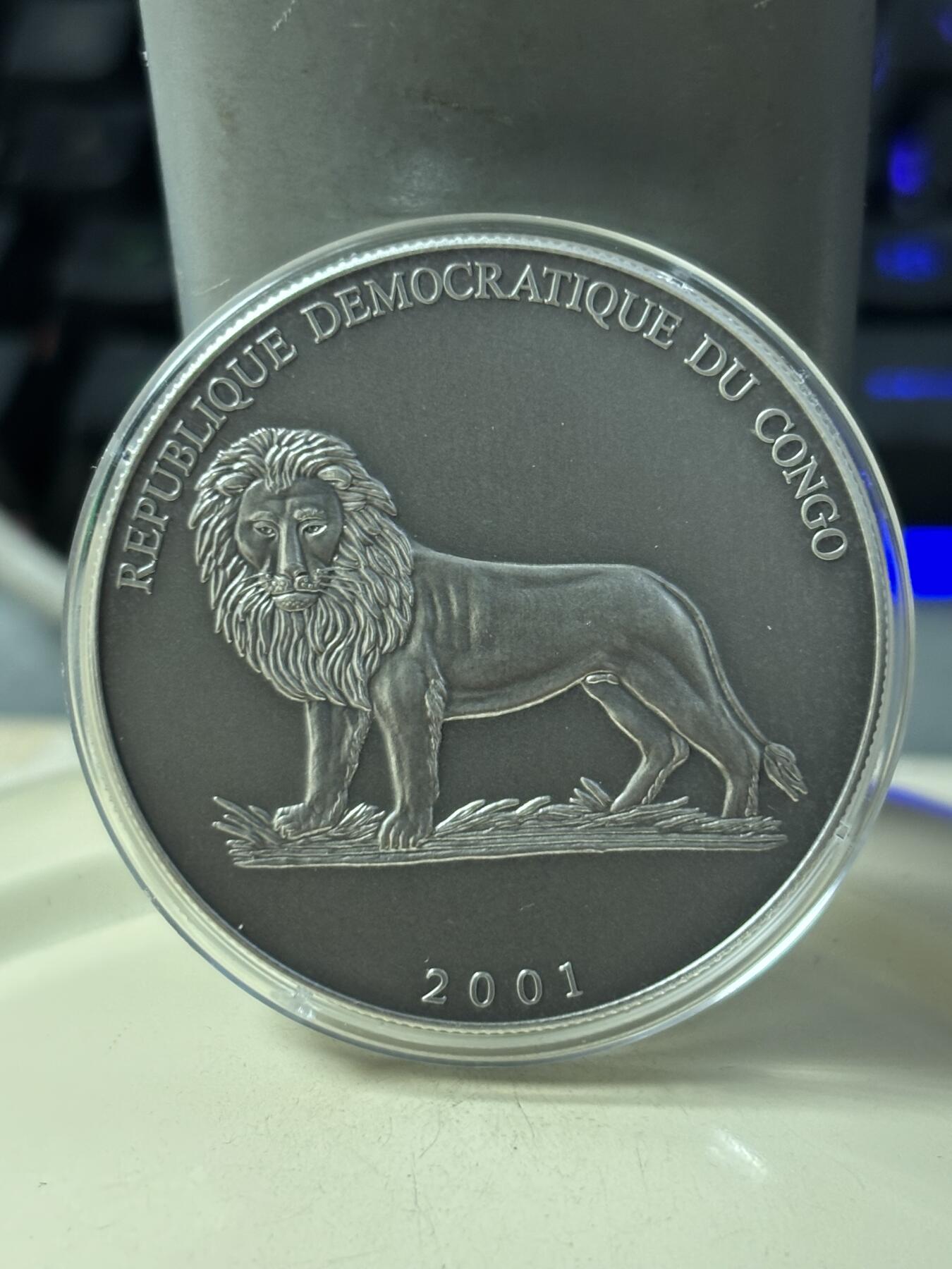 第185期拍卖 刚果加纳2001年古代太阳神马车凹凸银币两枚，999银，31.1克*2，发行15000枚