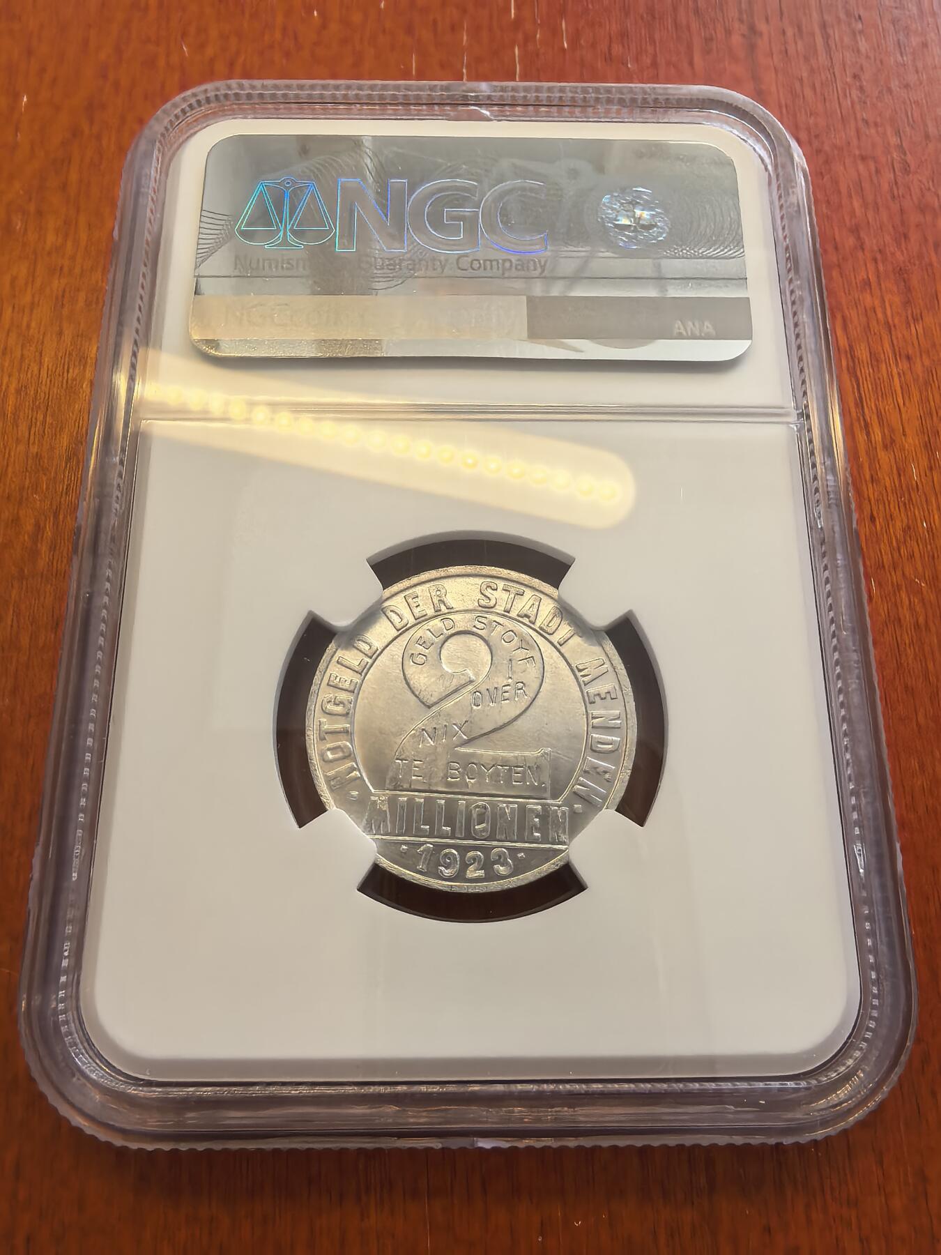长老汇蛇年精选第八十场拍卖 1923 德紧门肯2百万马克铝币，NGC MS63