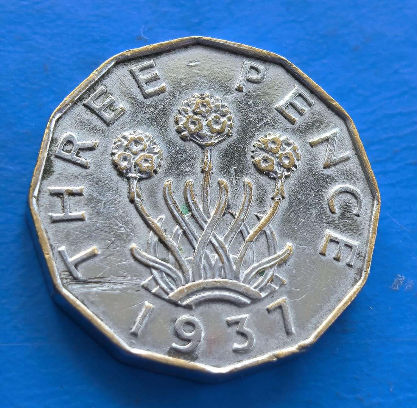 外国优质老铜币银币持续添加中，周六九点倒数截拍，满百包邮，可寄存半年，喜欢朋友微信扫描二维码可直接参拍