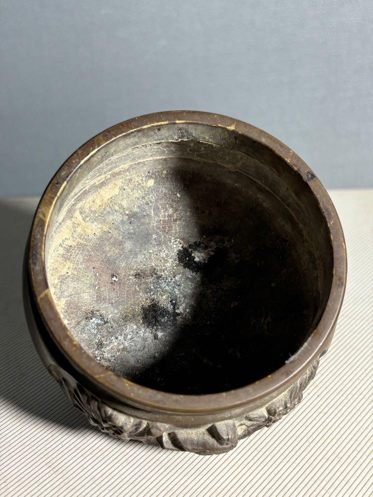 铜香炉完好如图